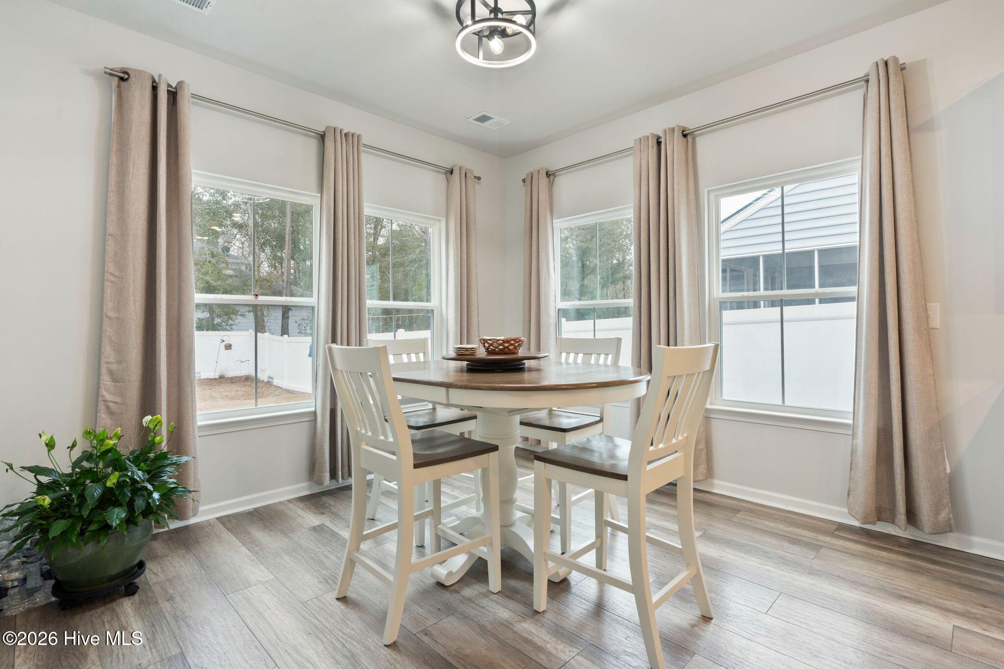 100550488 | Photo 16