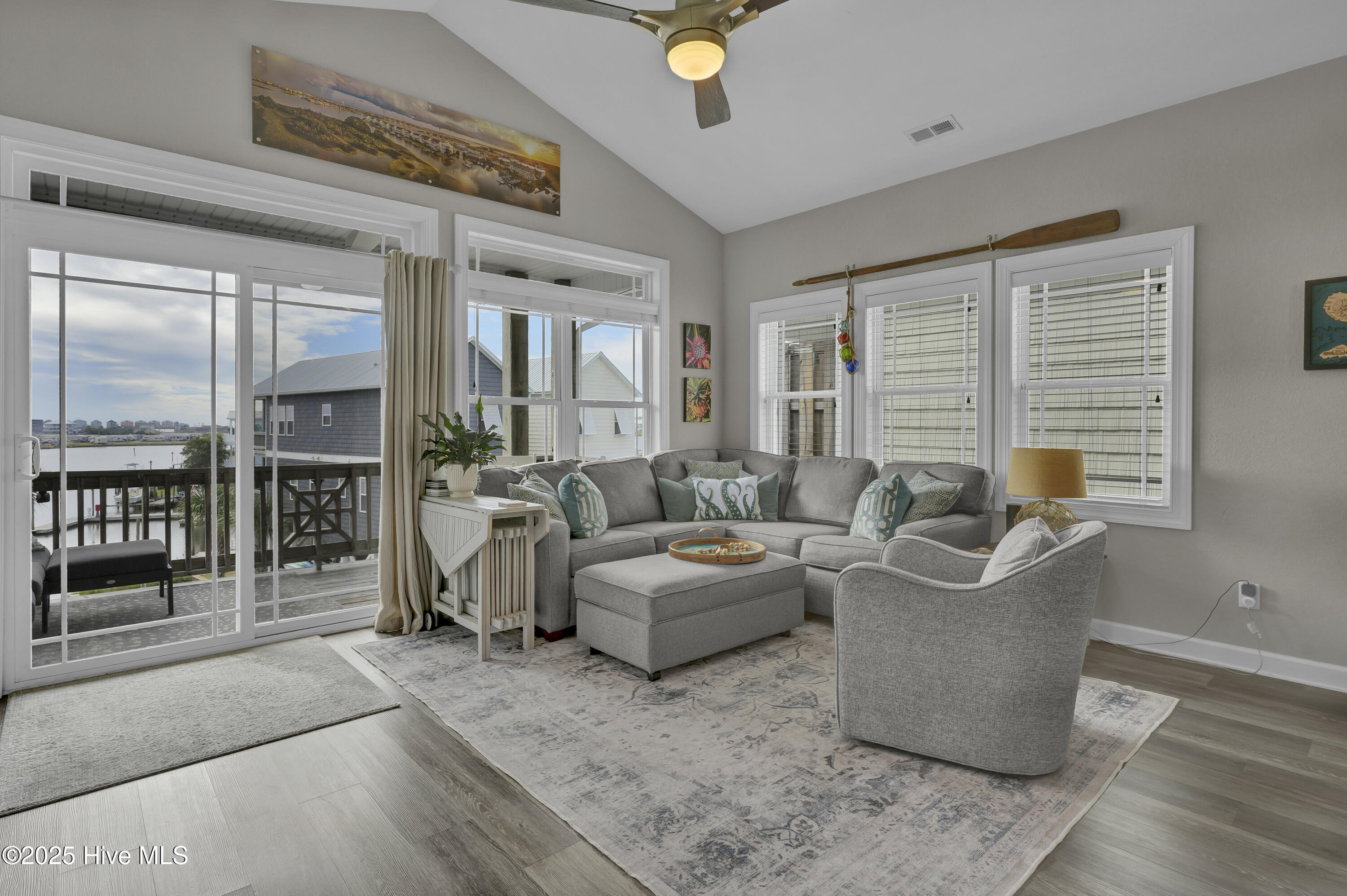 100532685 | Photo 22