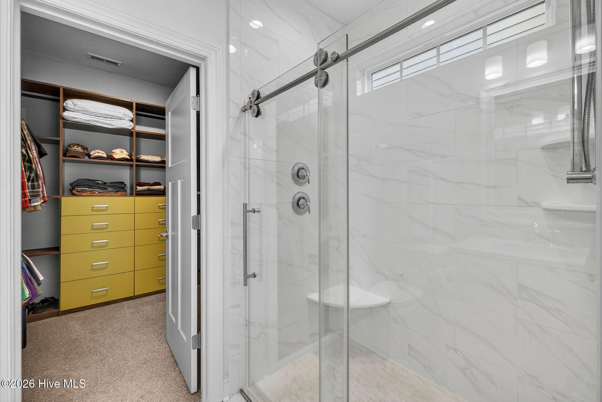 100557170 | Photo 38