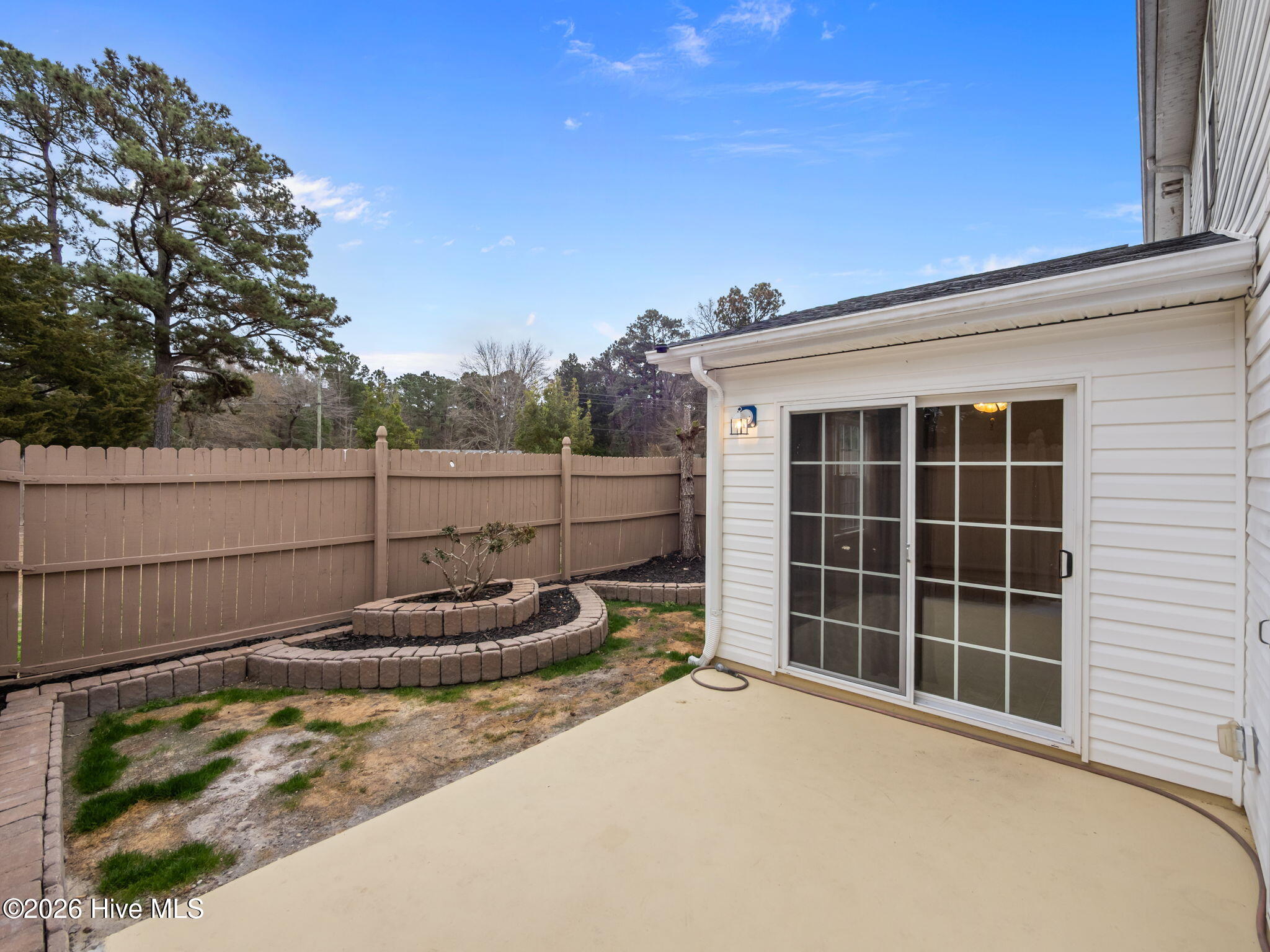 100548288 | Photo 21