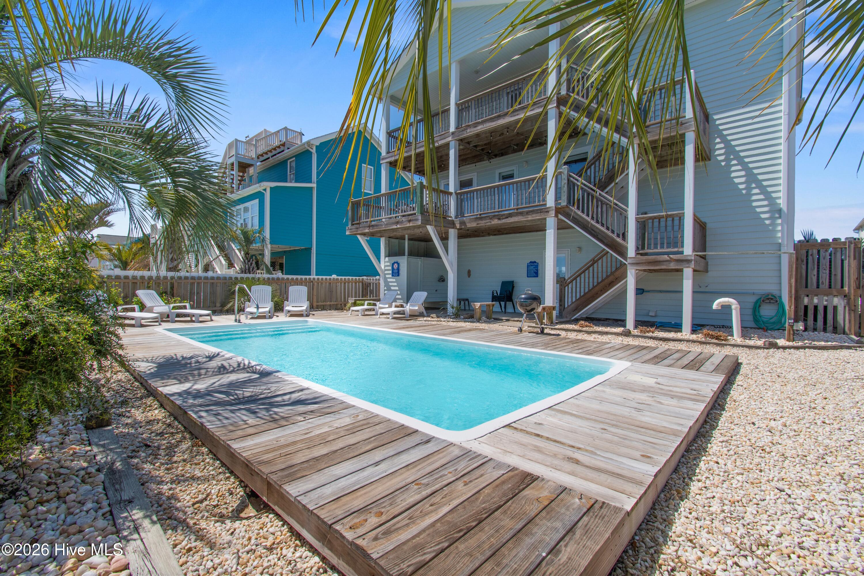 100564981 | Photo 37