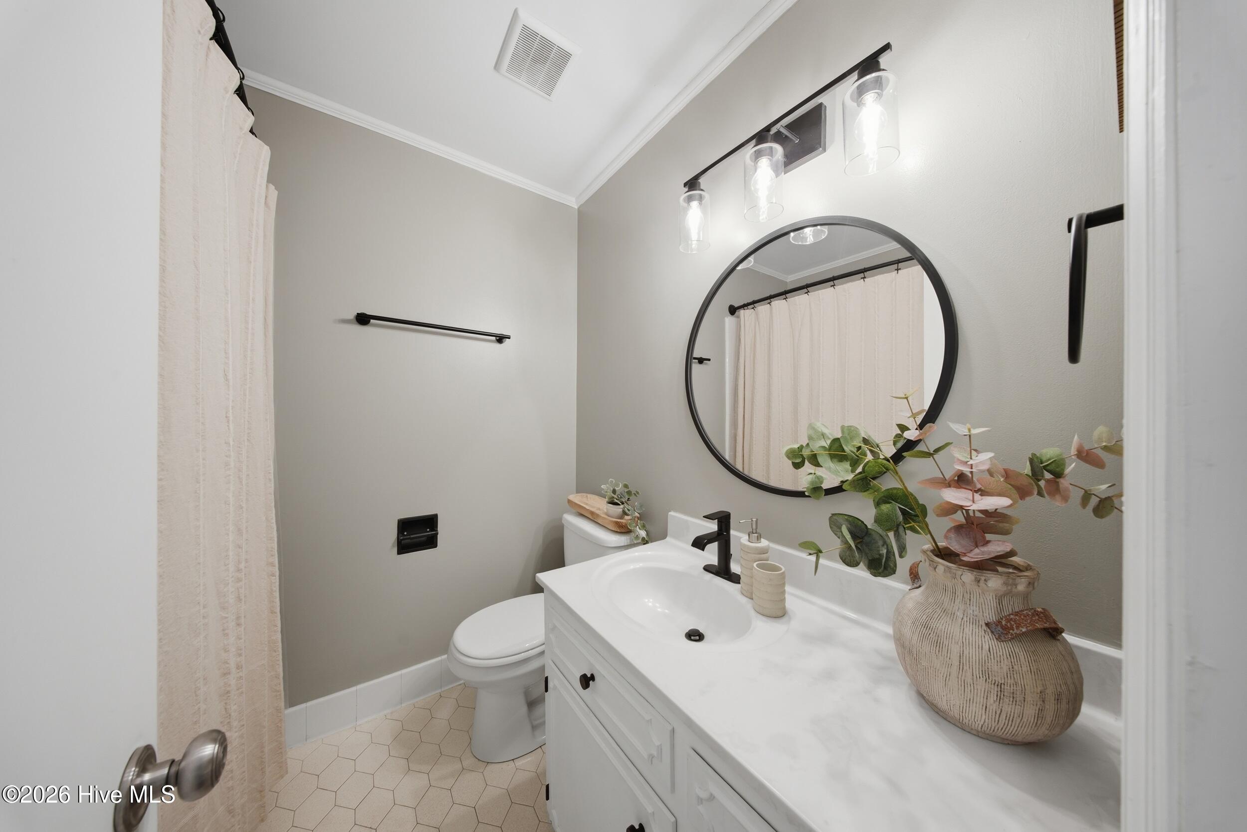 100561362 | Photo 39