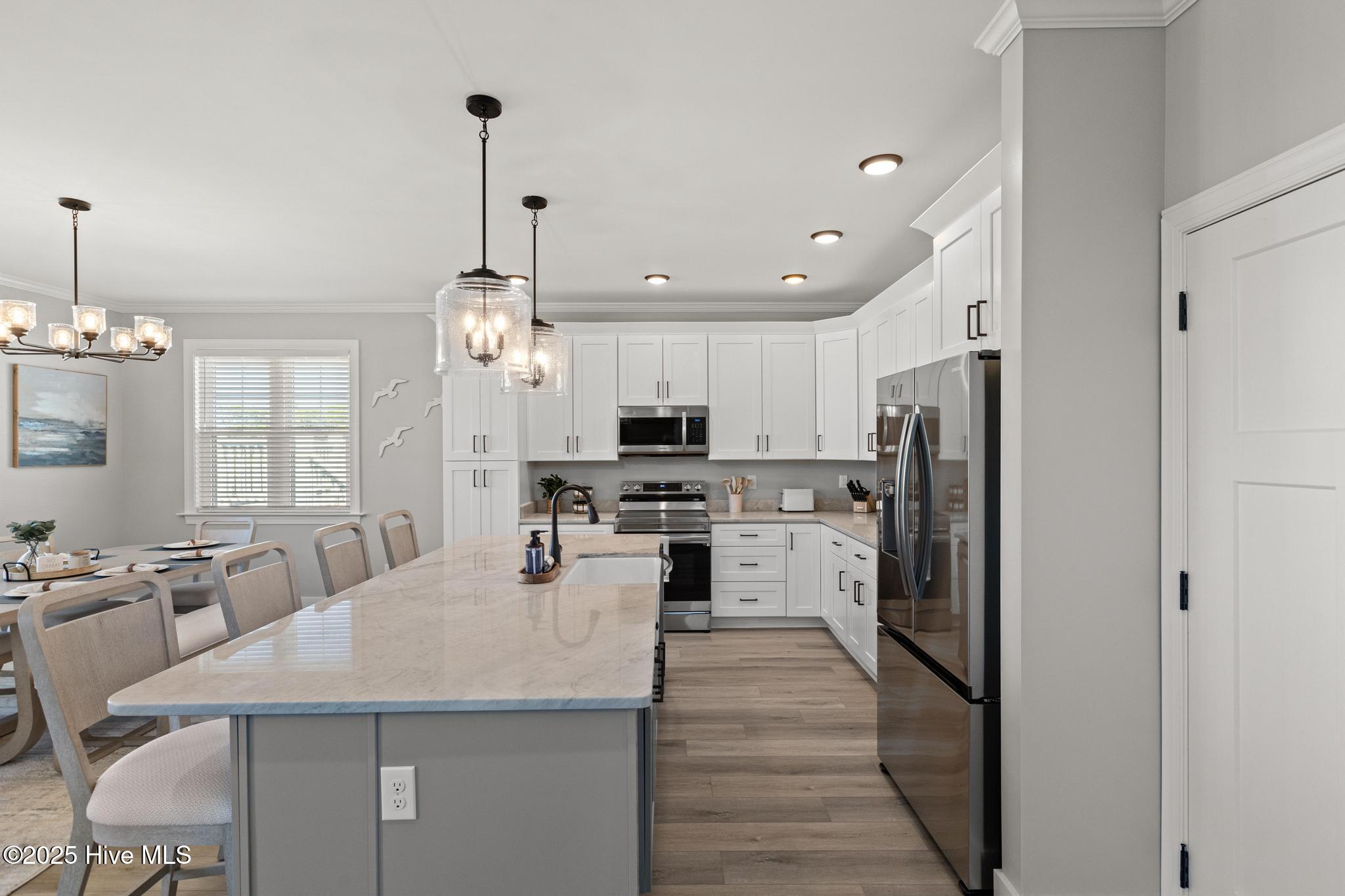 100498543 | Photo 20