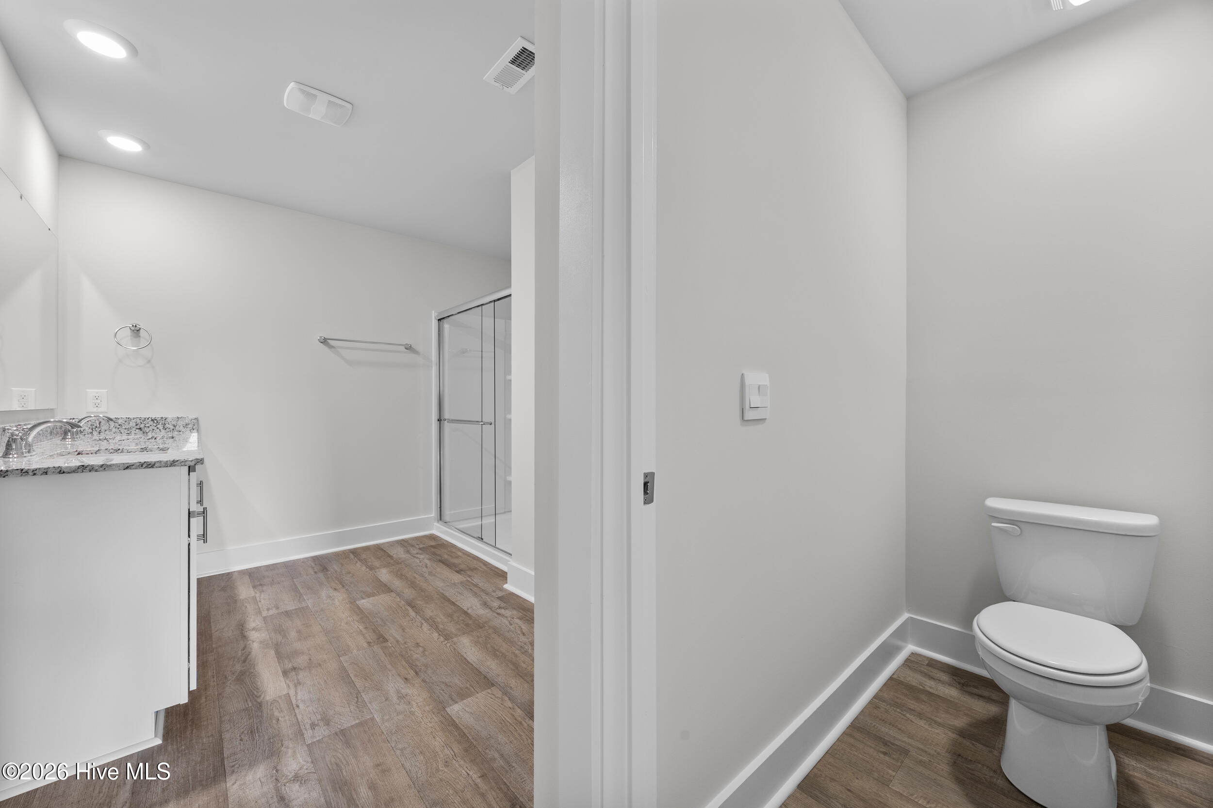 100563426 | Photo 29