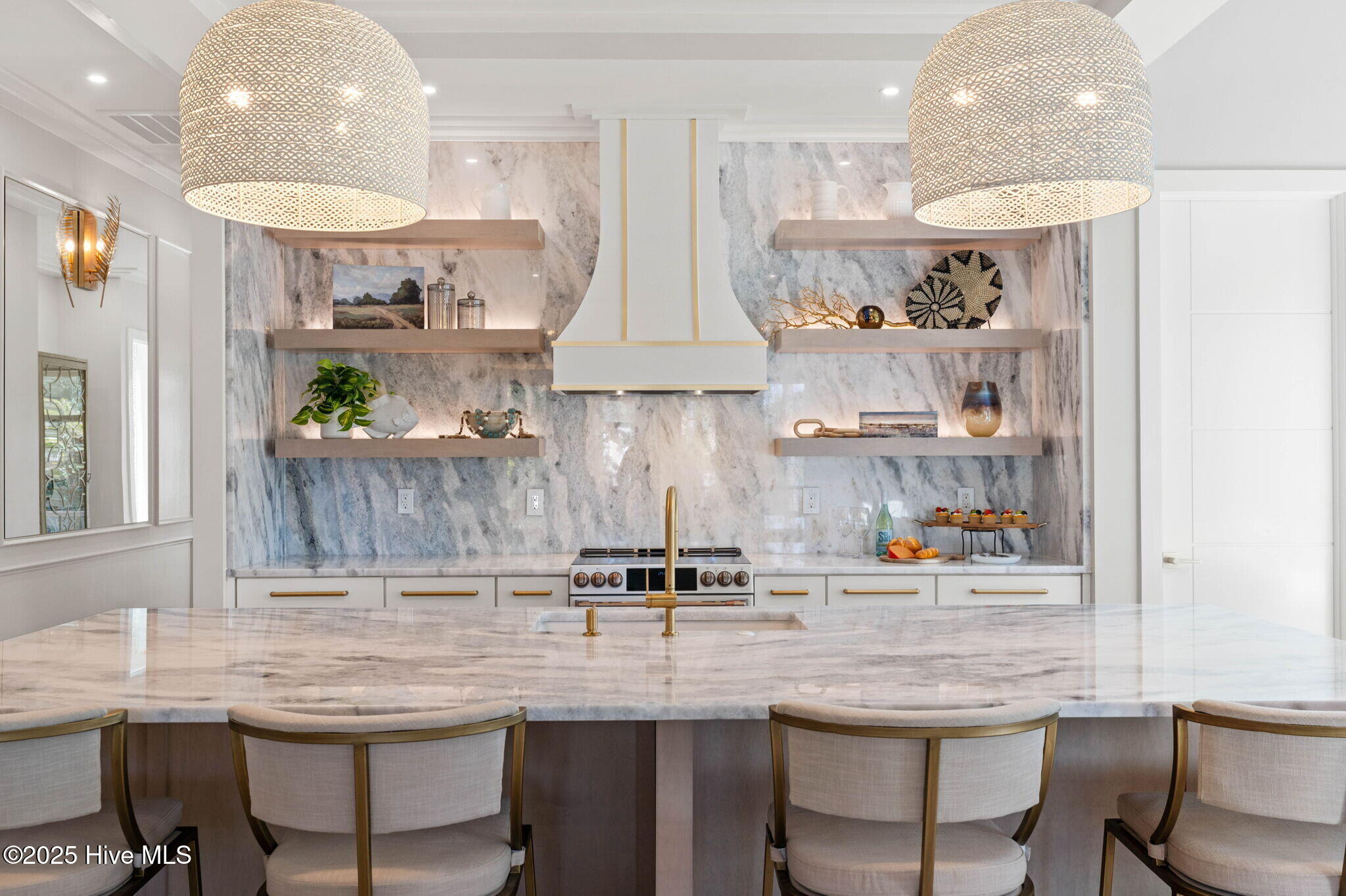 100516902 | Photo 30