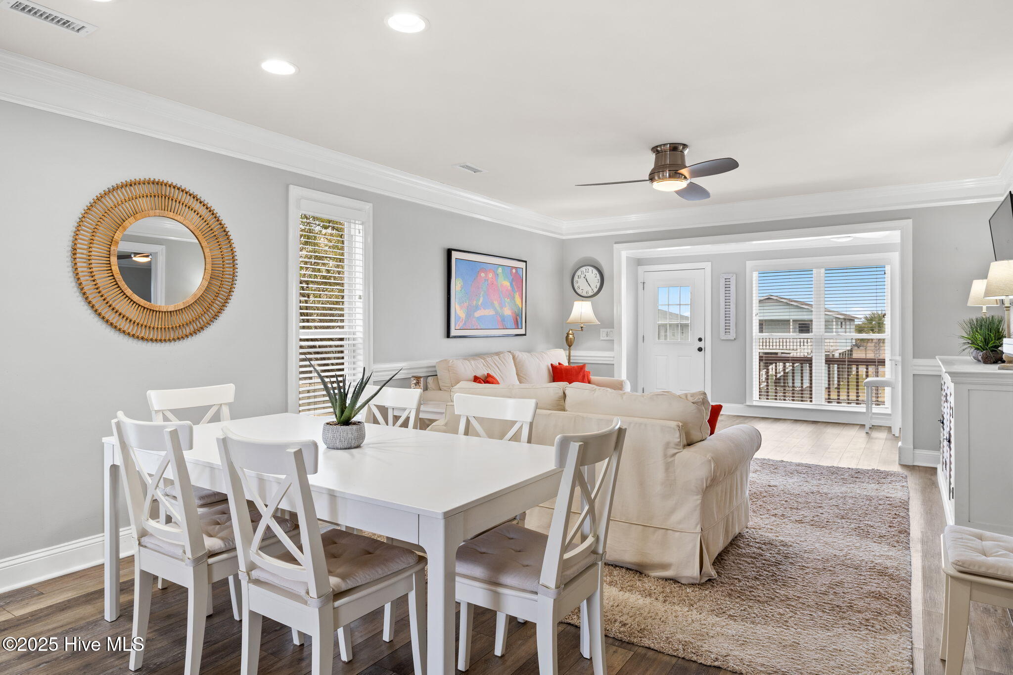 100544859 | Photo 11