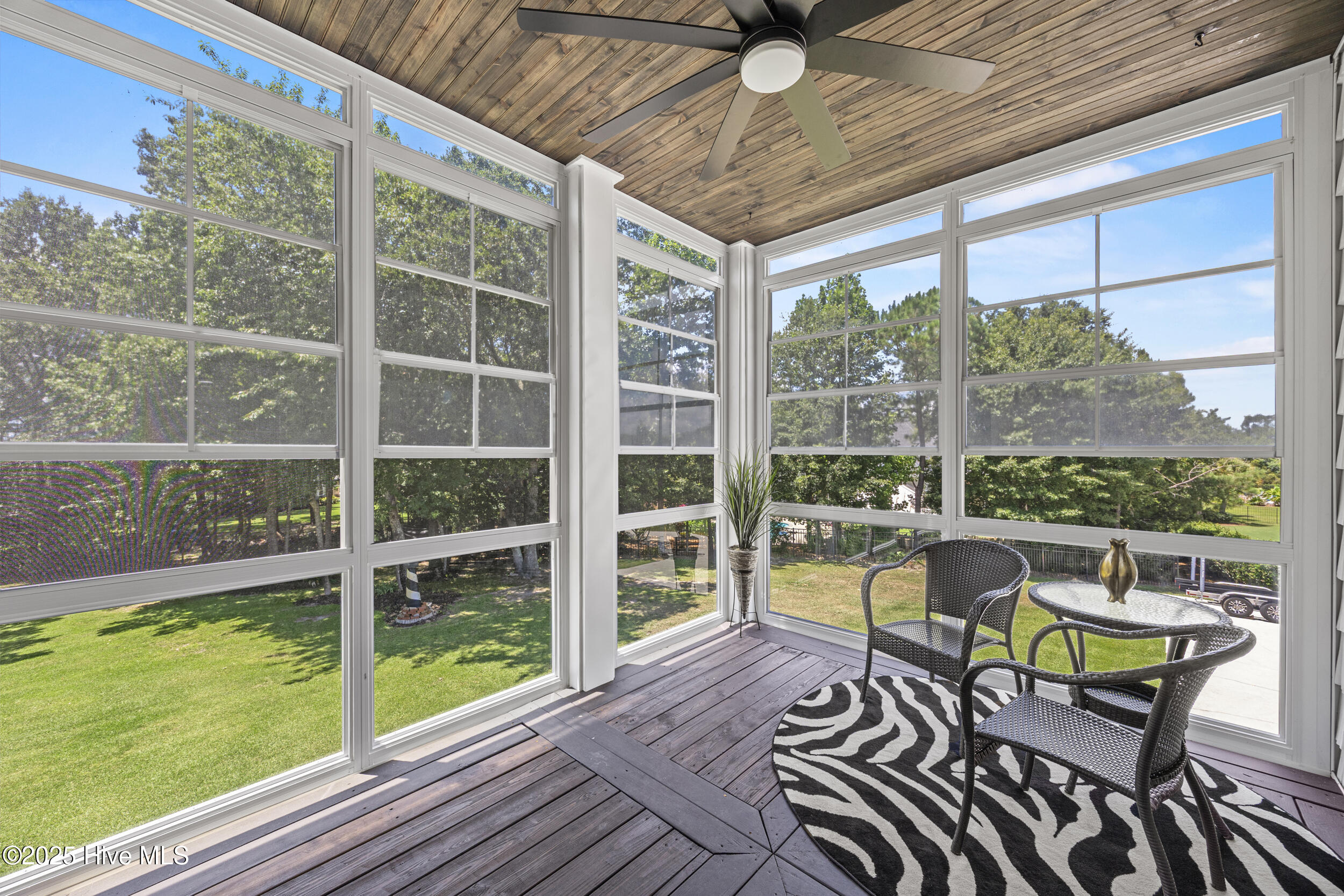 100519629 | Photo 37