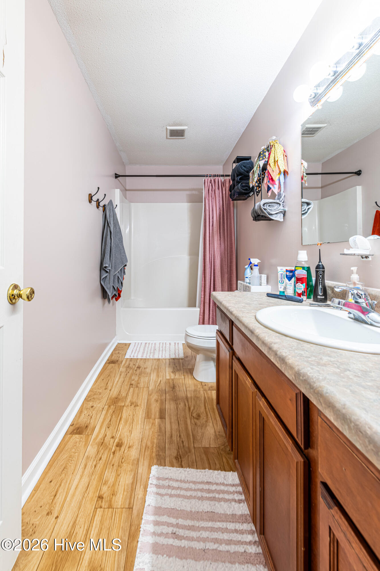 100558731 | Photo 23