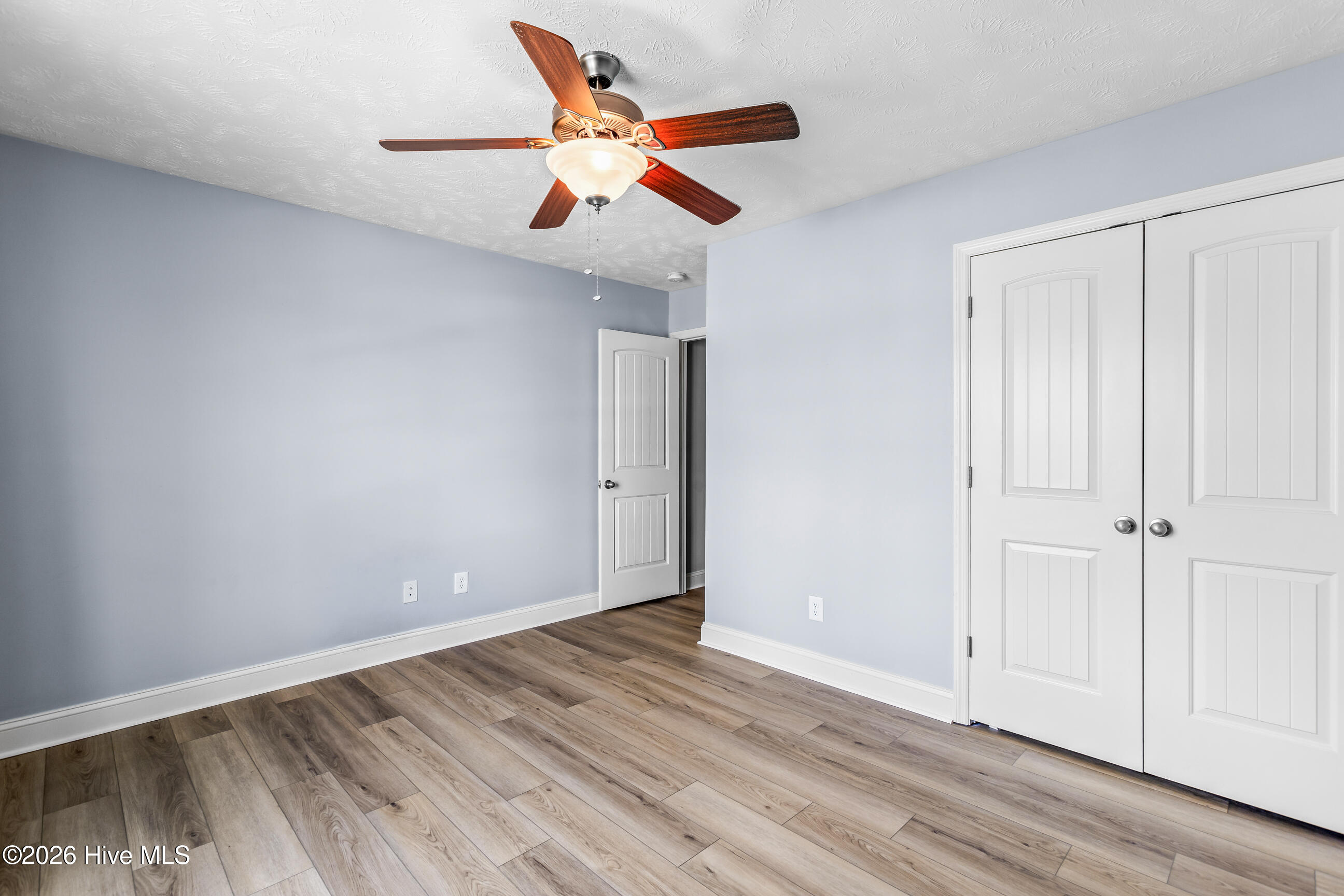 100570395 | Photo 26