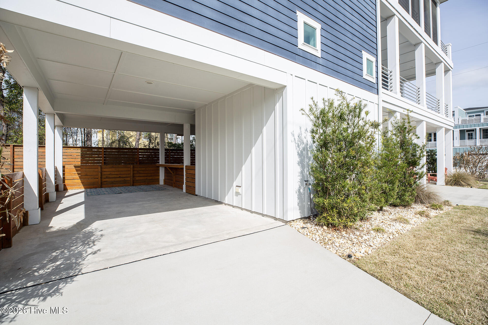 100562975 | Photo 57