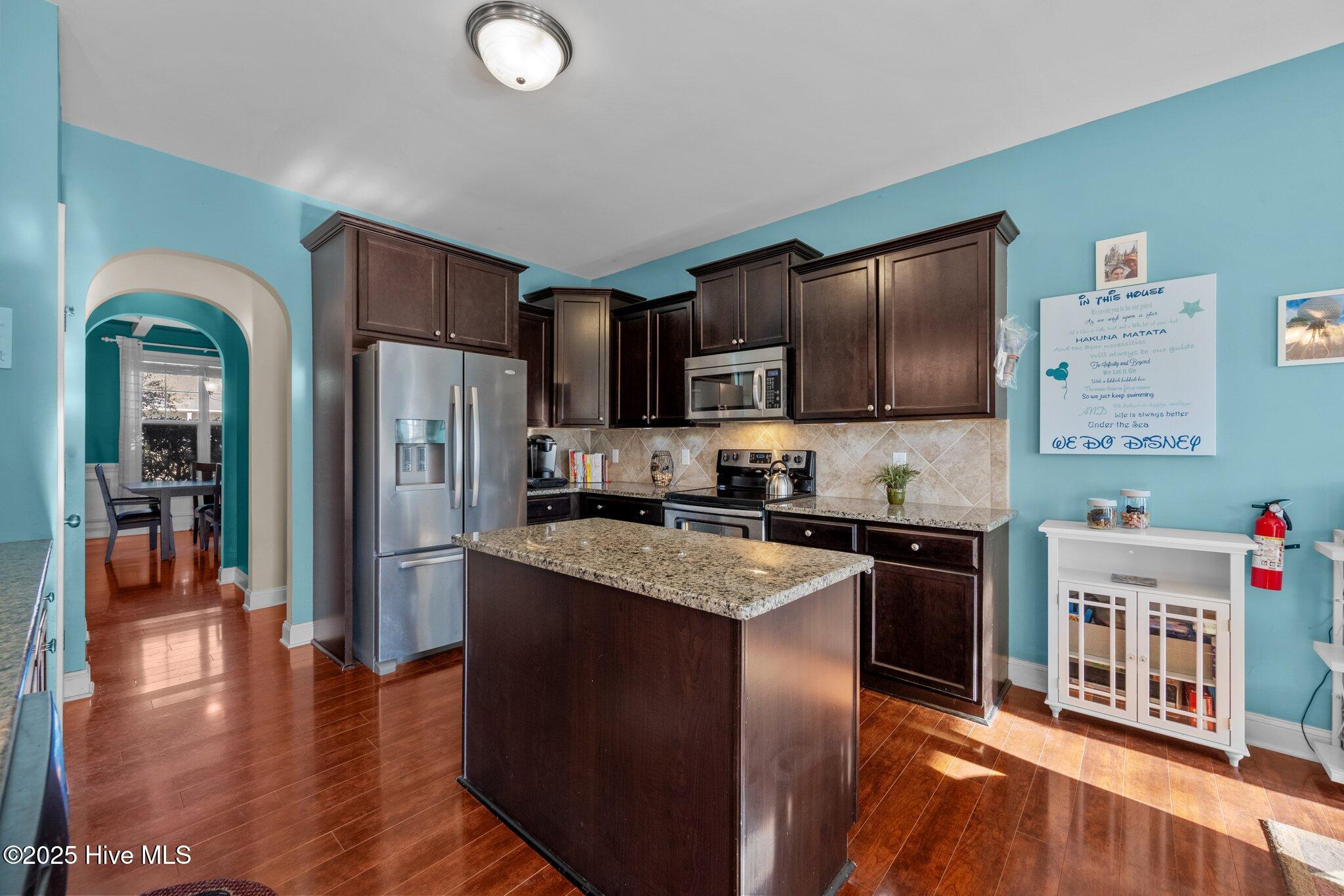 100488790 | Photo 13