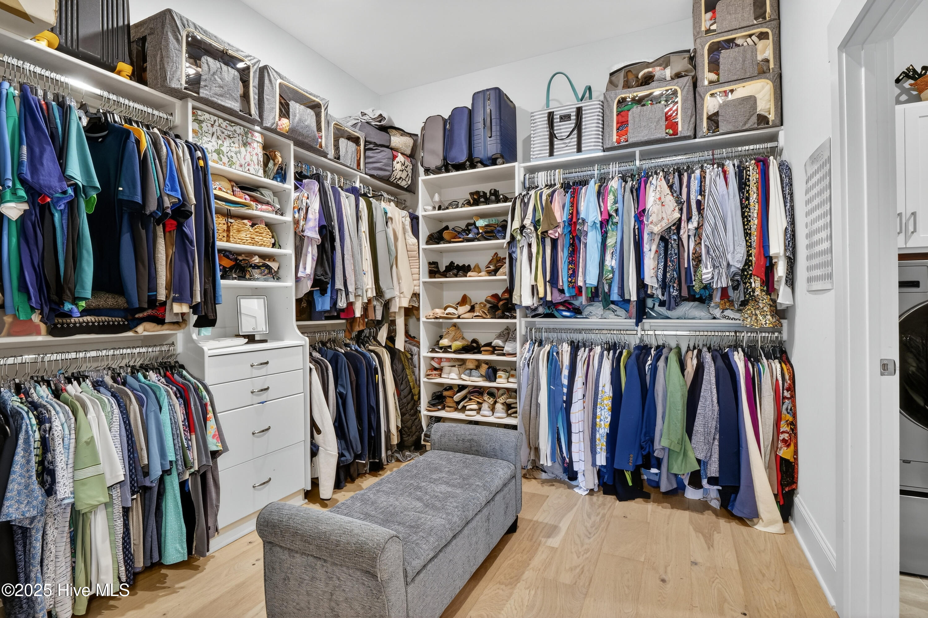 100523935 | Photo 31