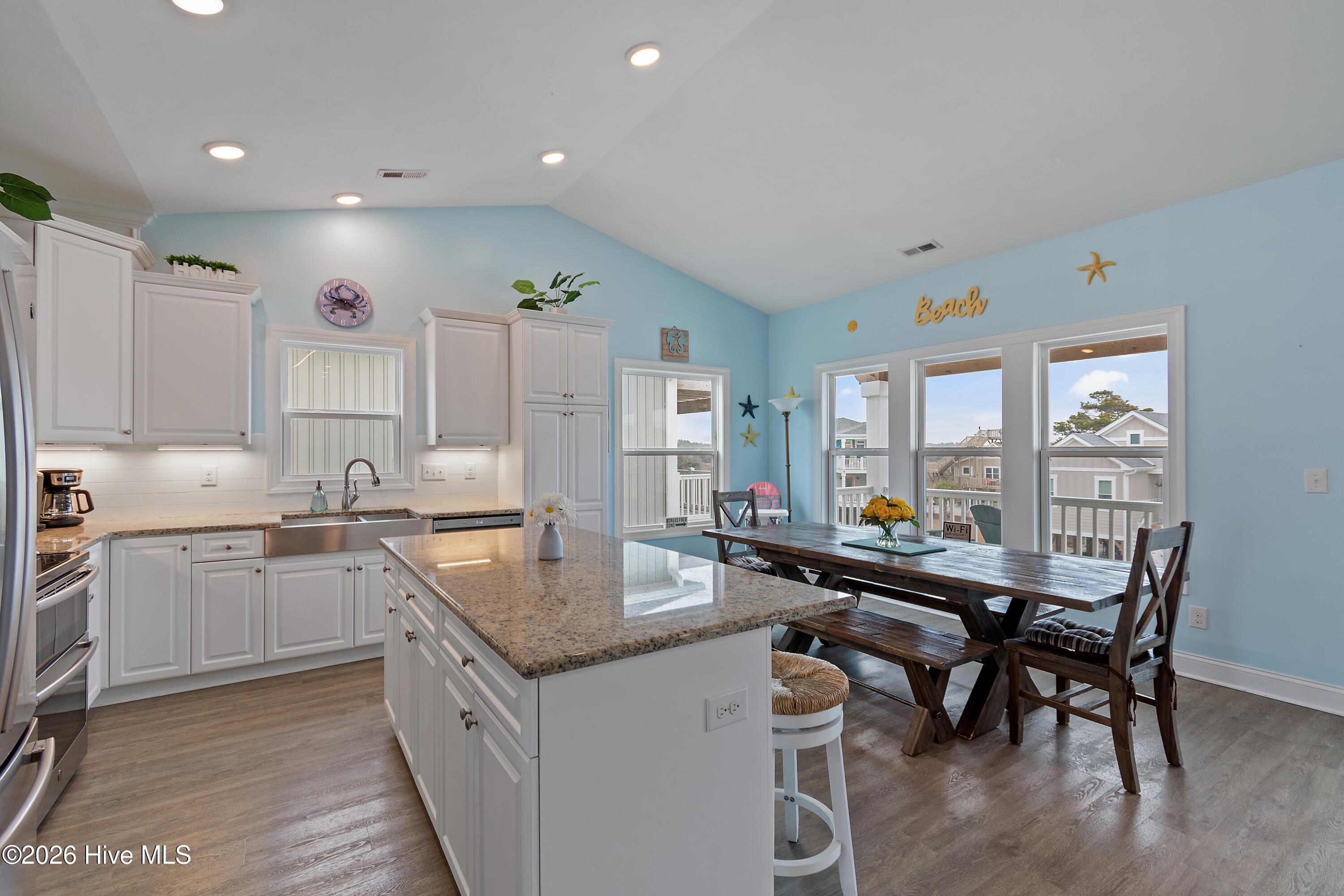 100555702 | Photo 13