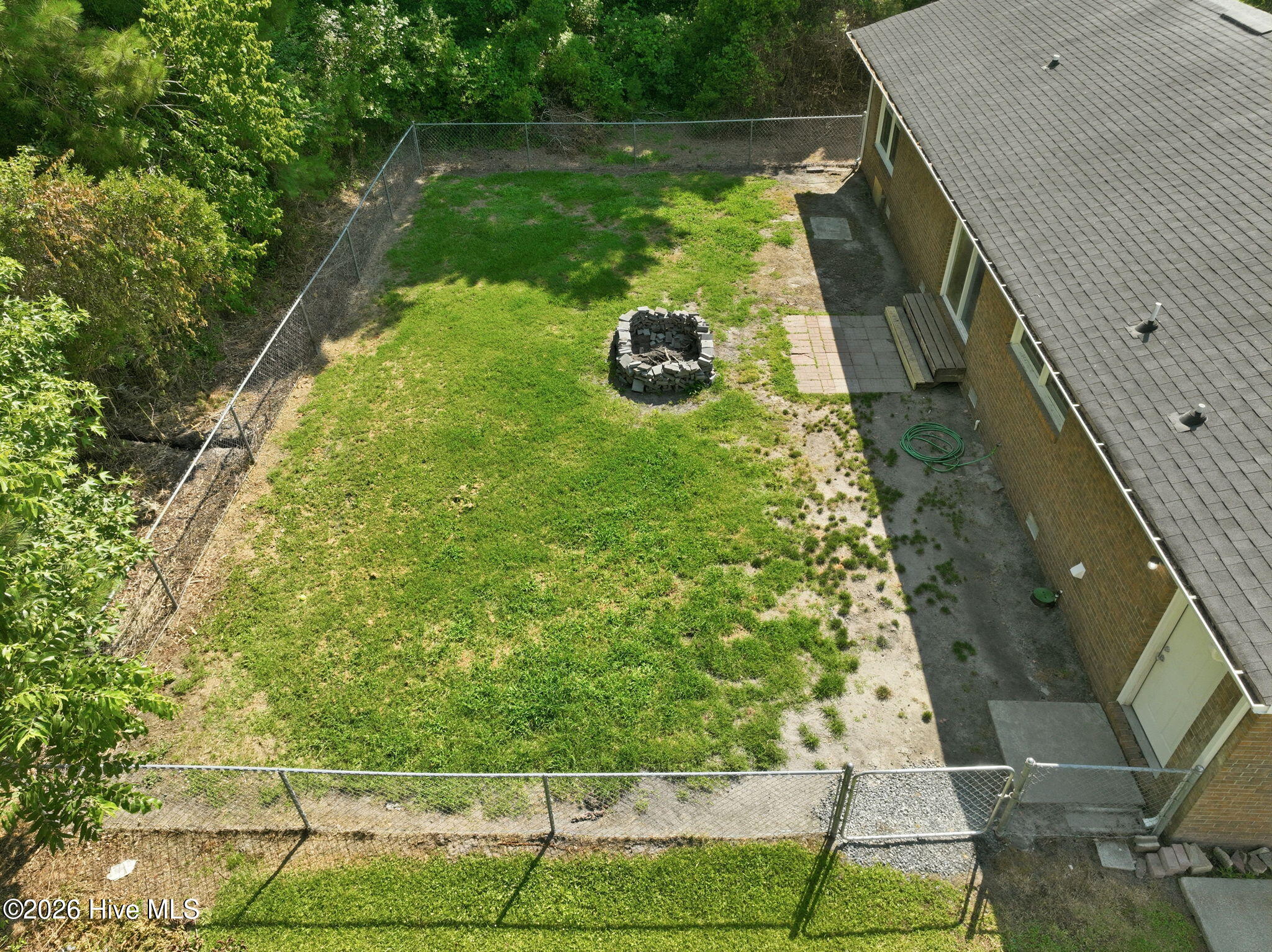 100581792 | Photo 47