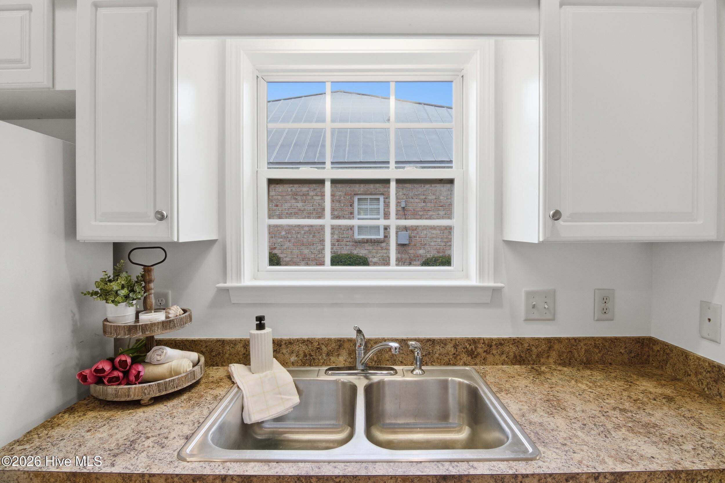 100554409 | Photo 13