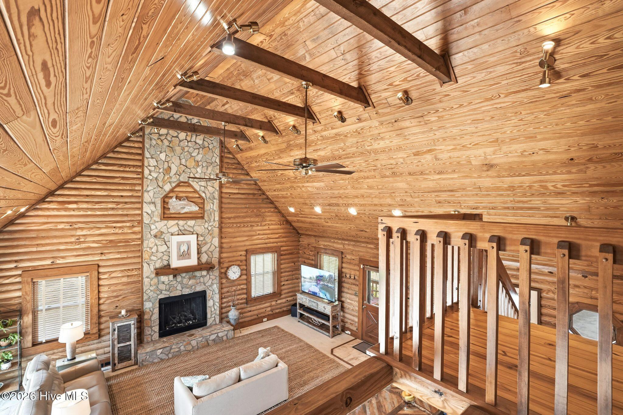 100565055 | Photo 40