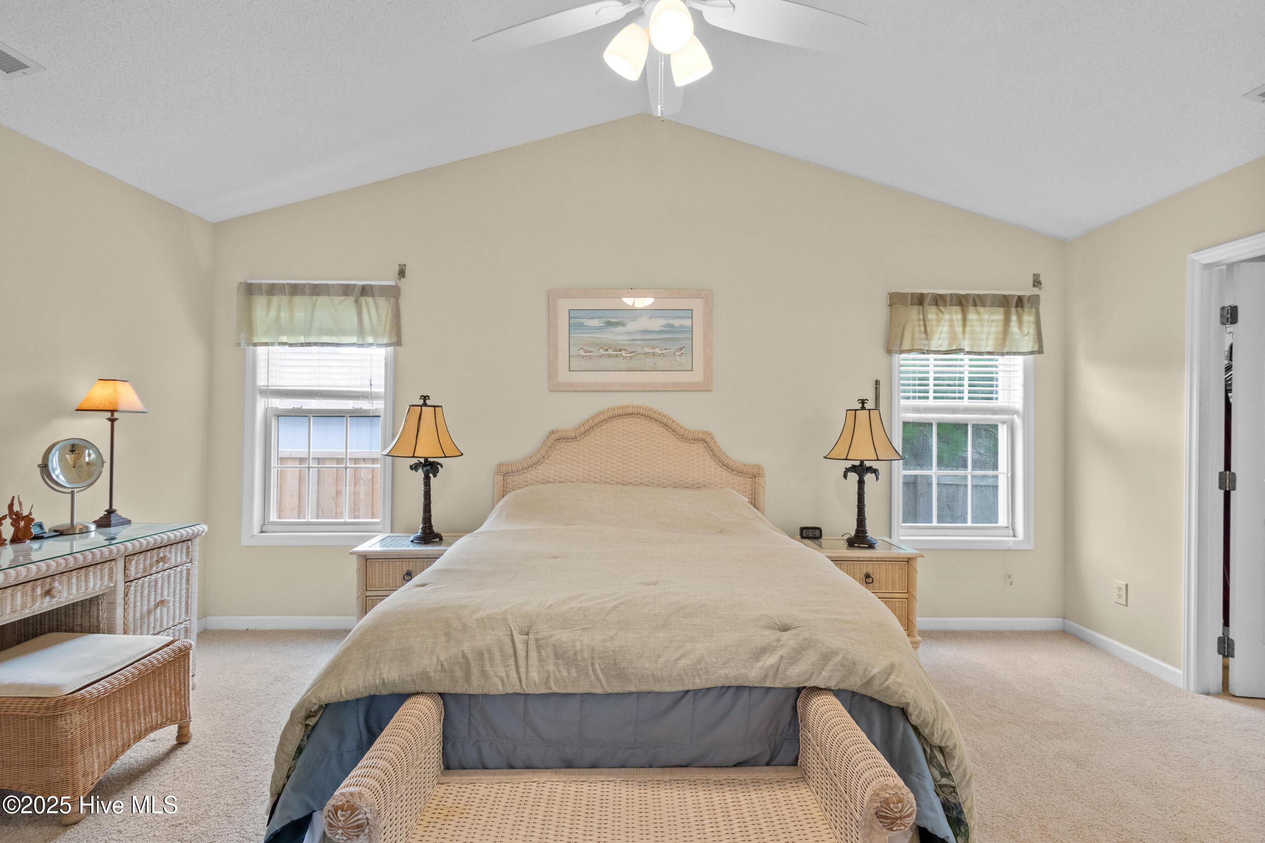 100518849 | Photo 19