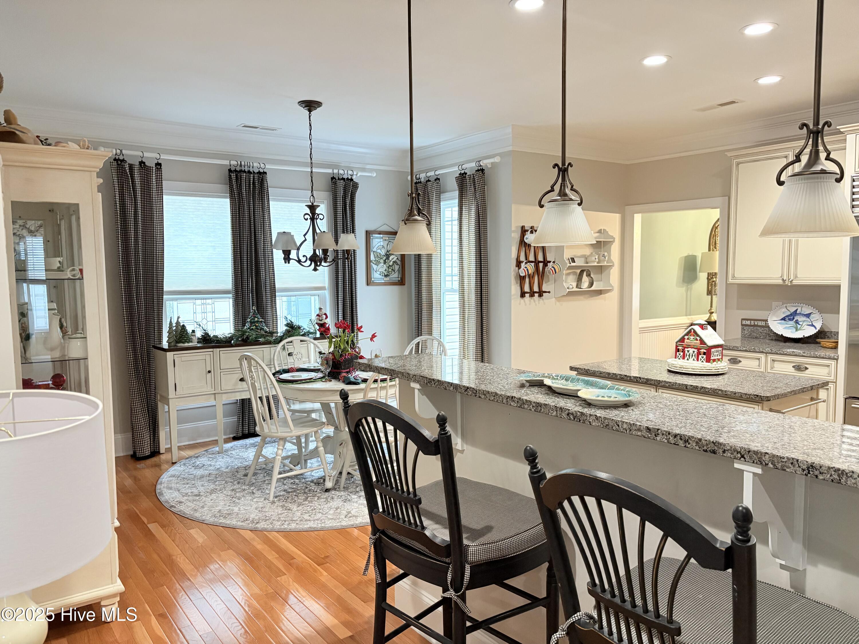 100525982 | Photo 15