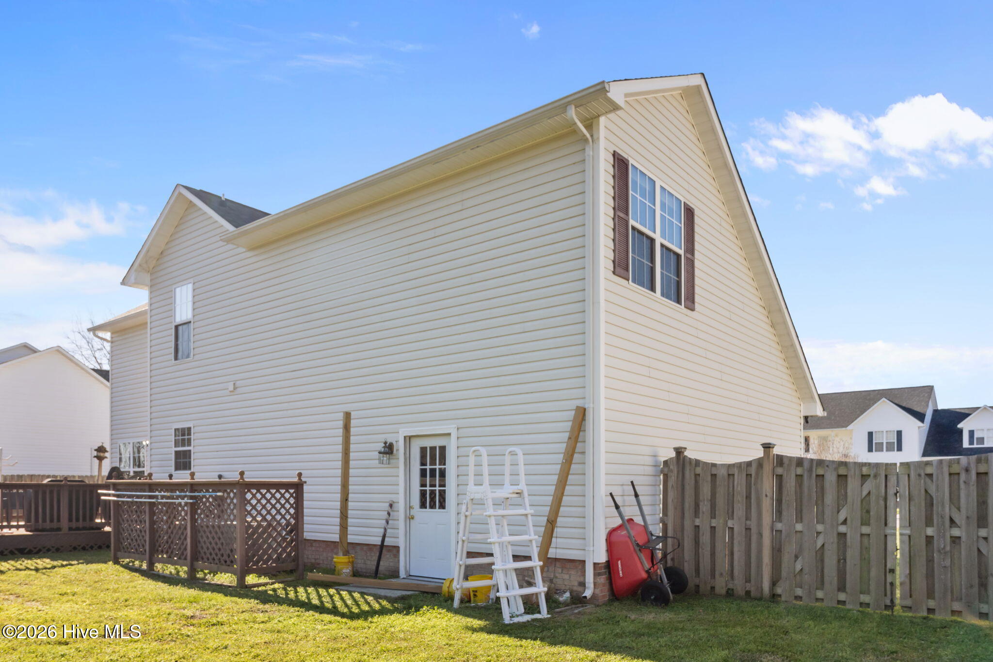 100561943 | Photo 52