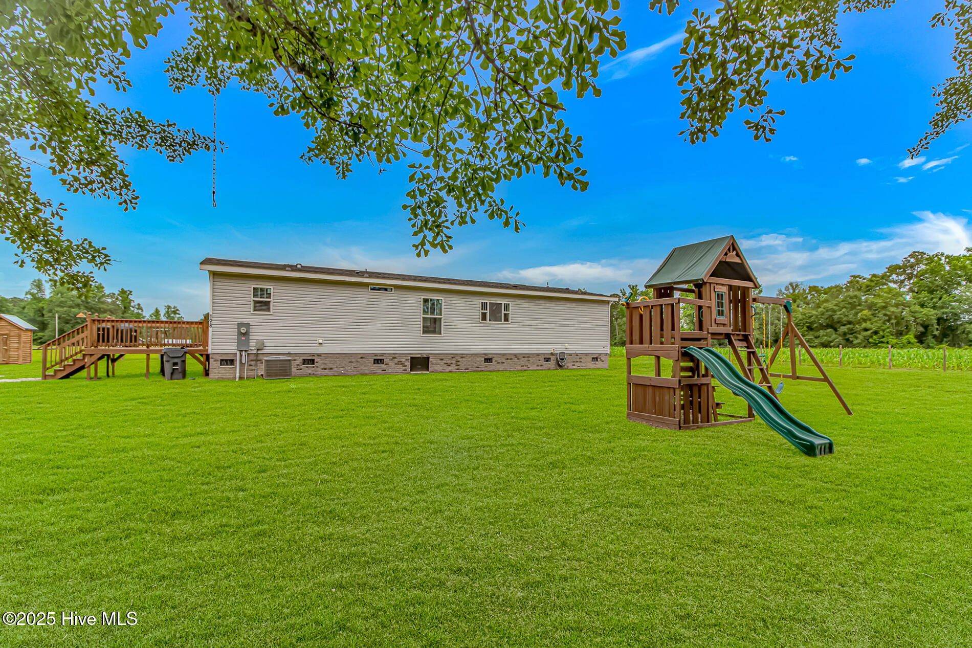 100510788 | Photo 26