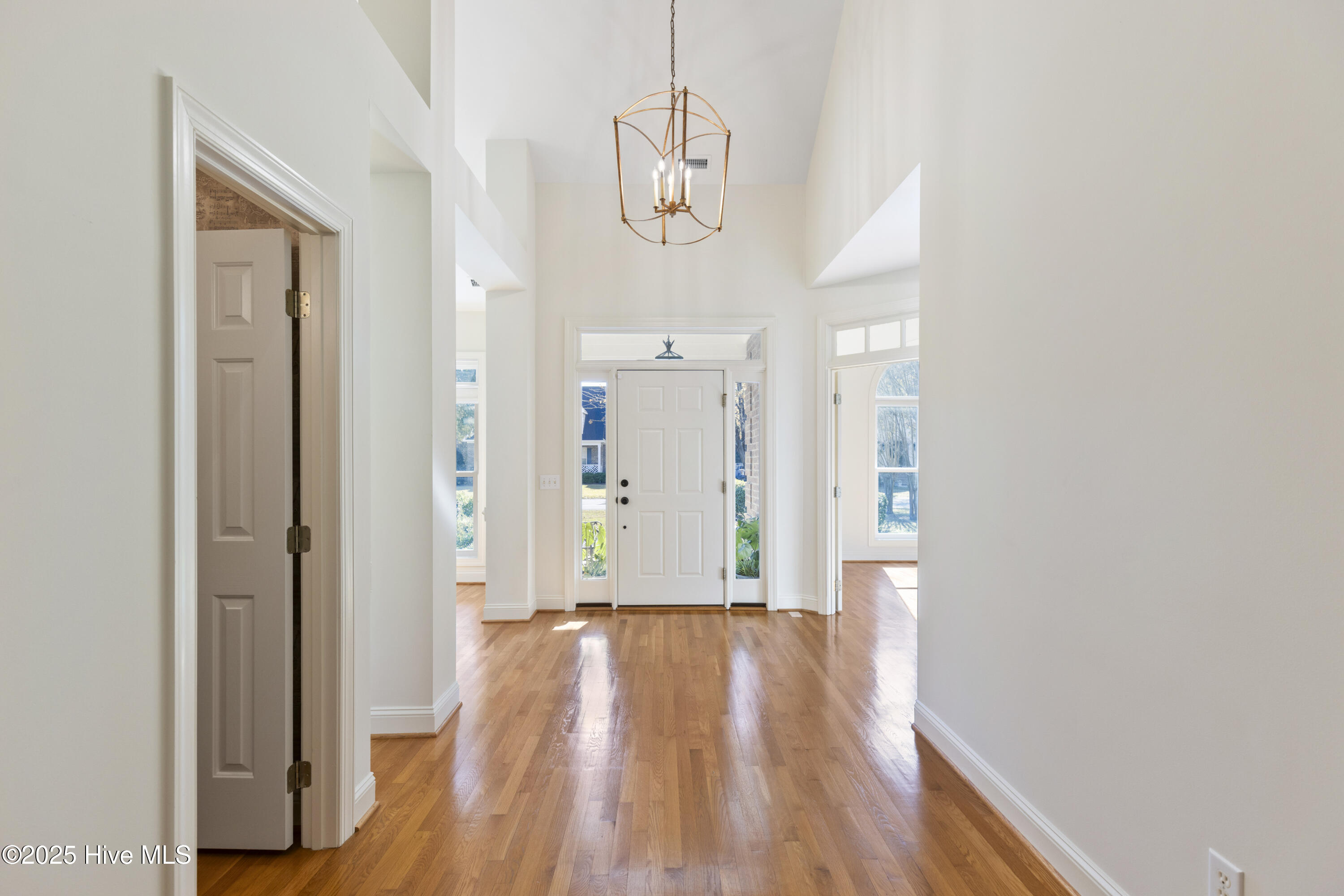 100539771 | Photo 16