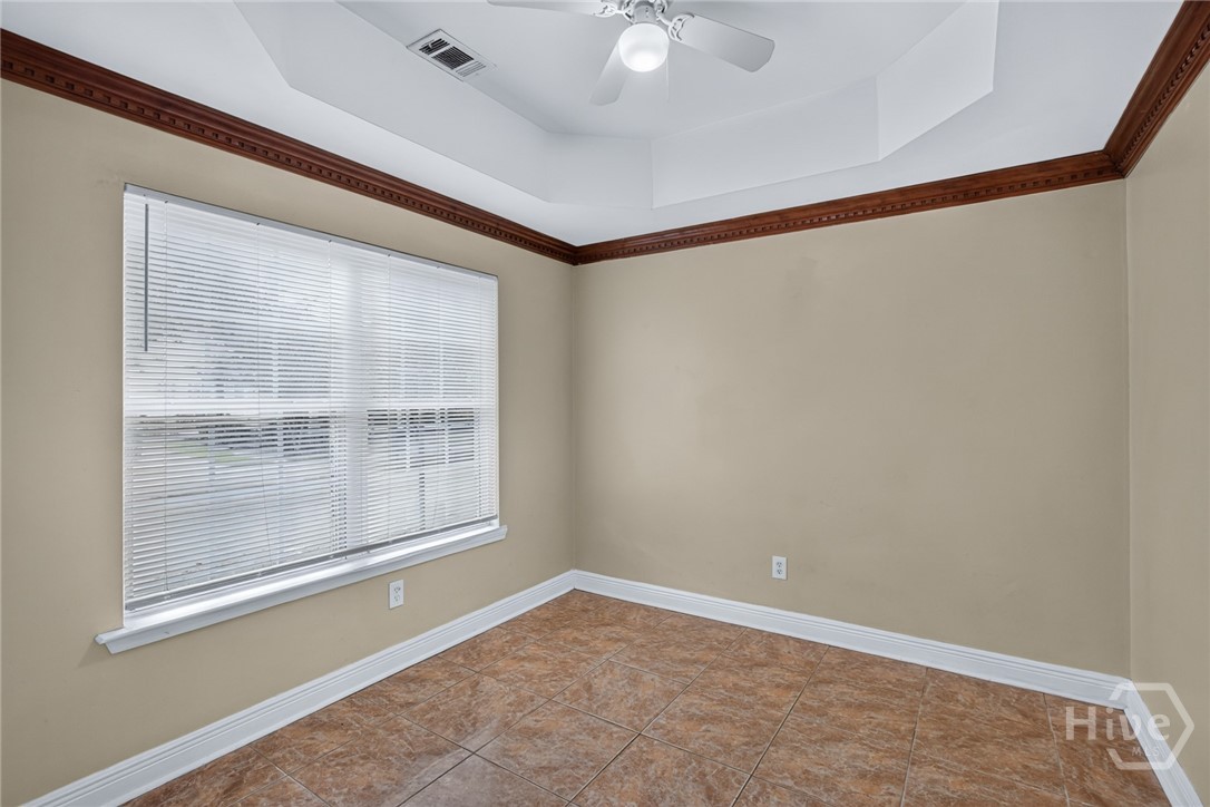 Flex room on 1st floor near the entrance