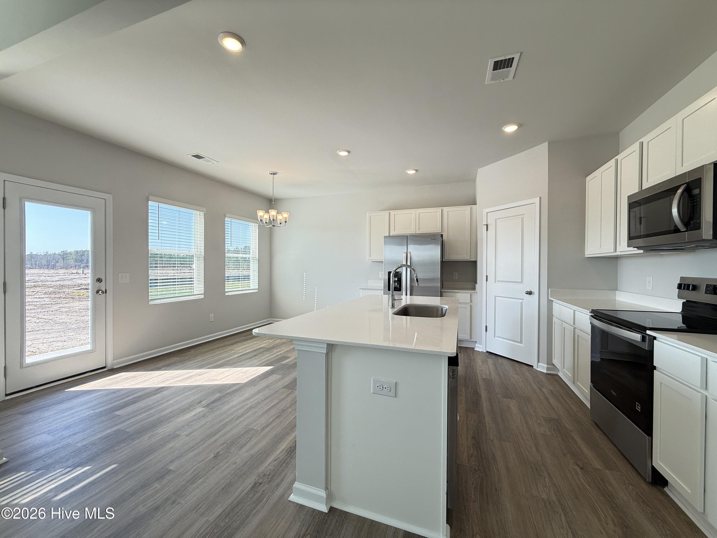 100526297 | Photo 29