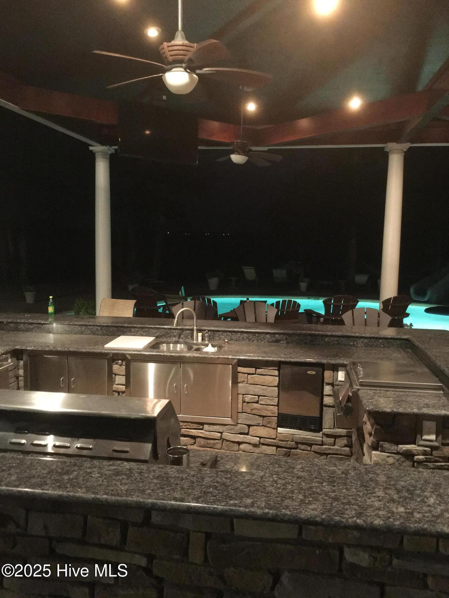 100514130 | Photo 157