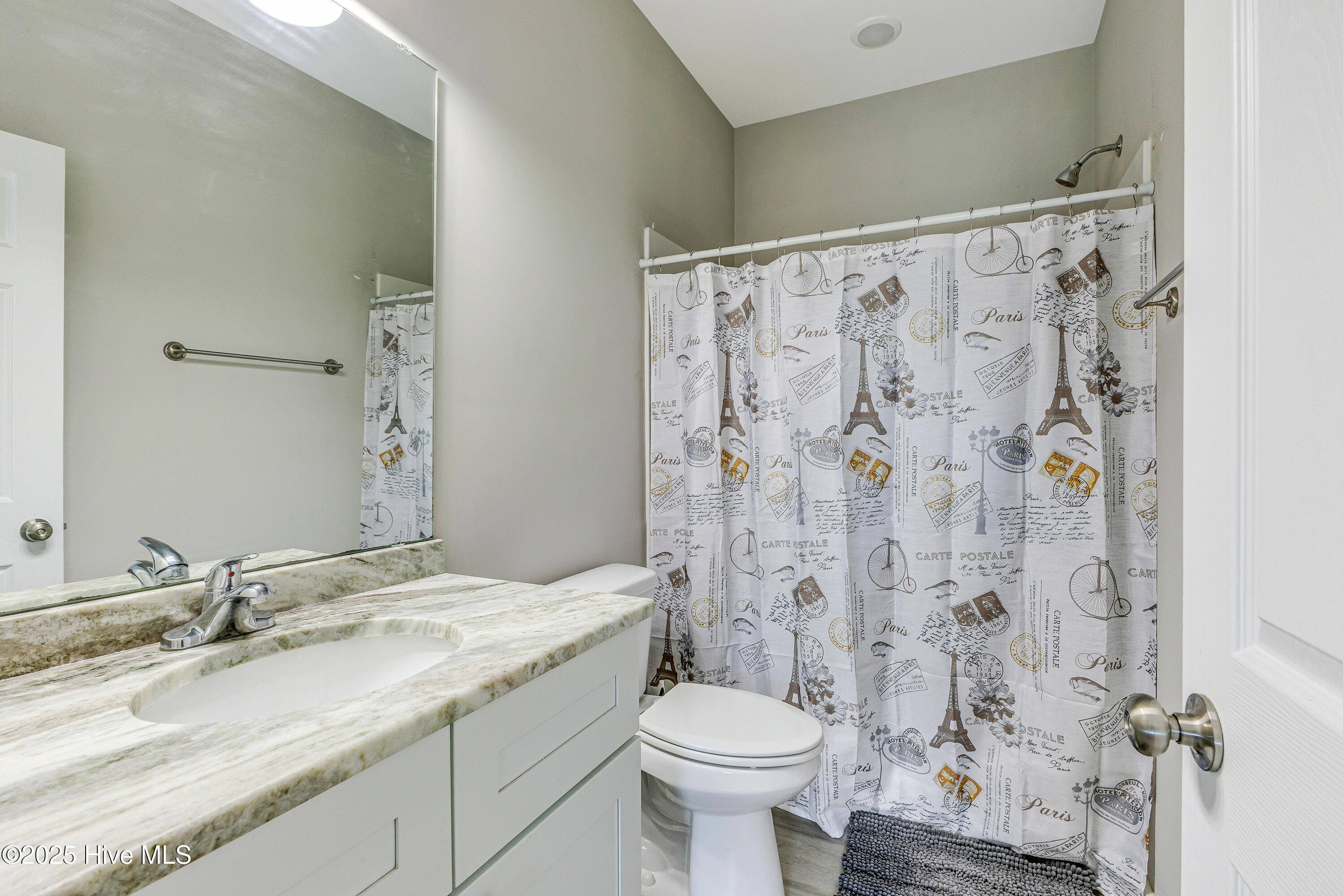 100542272 | Photo 26