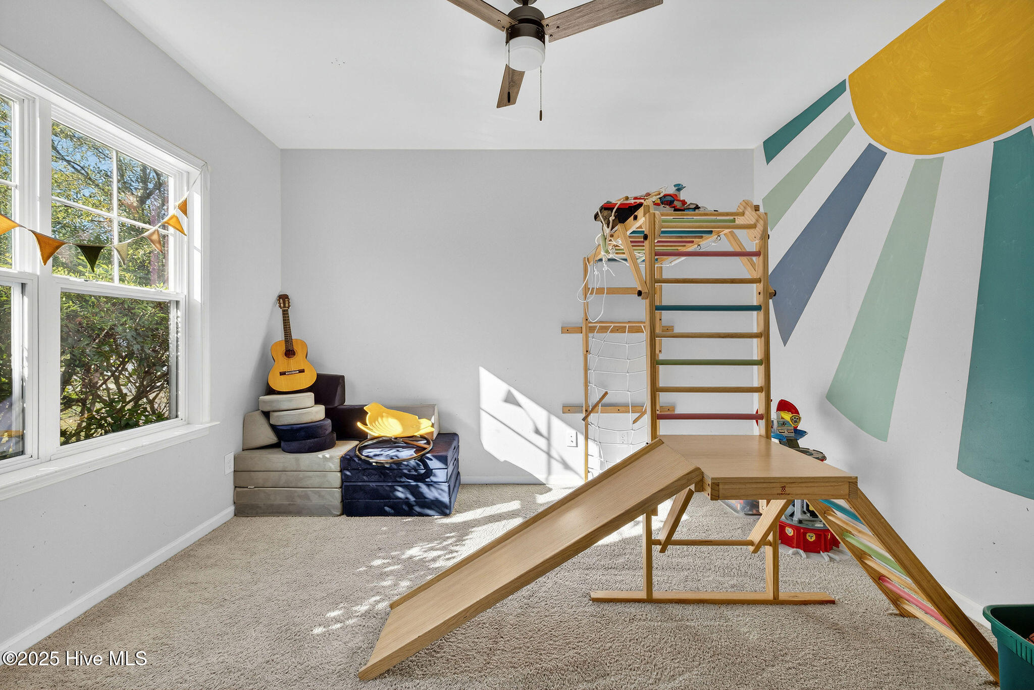 100537905 | Photo 10