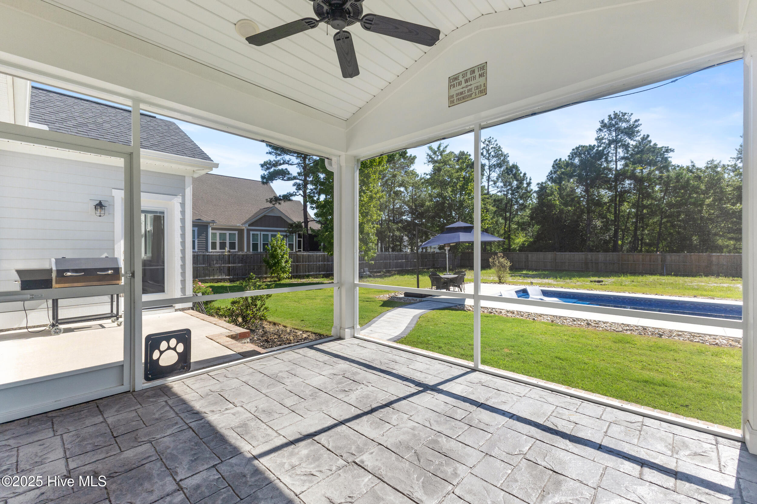 100520337 | Photo 54