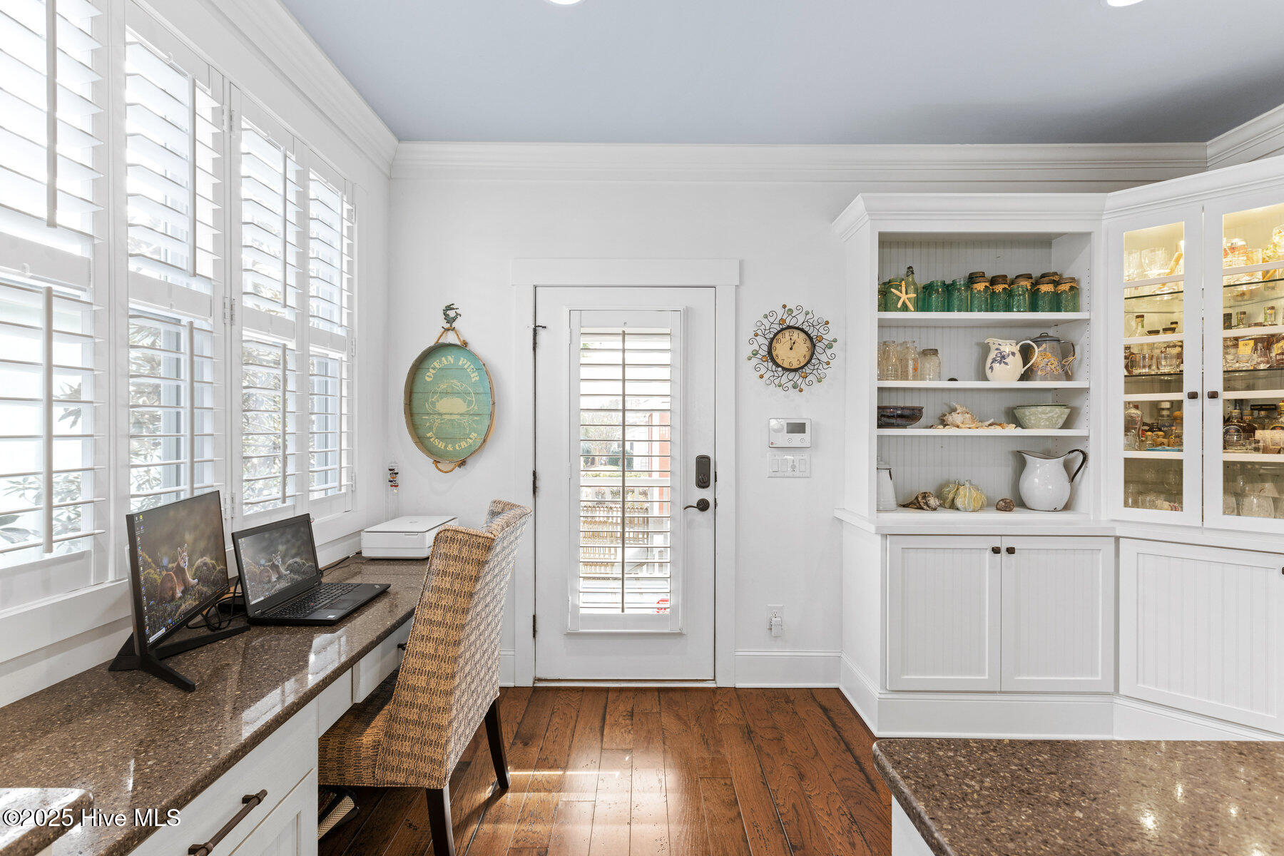 100544717 | Photo 11