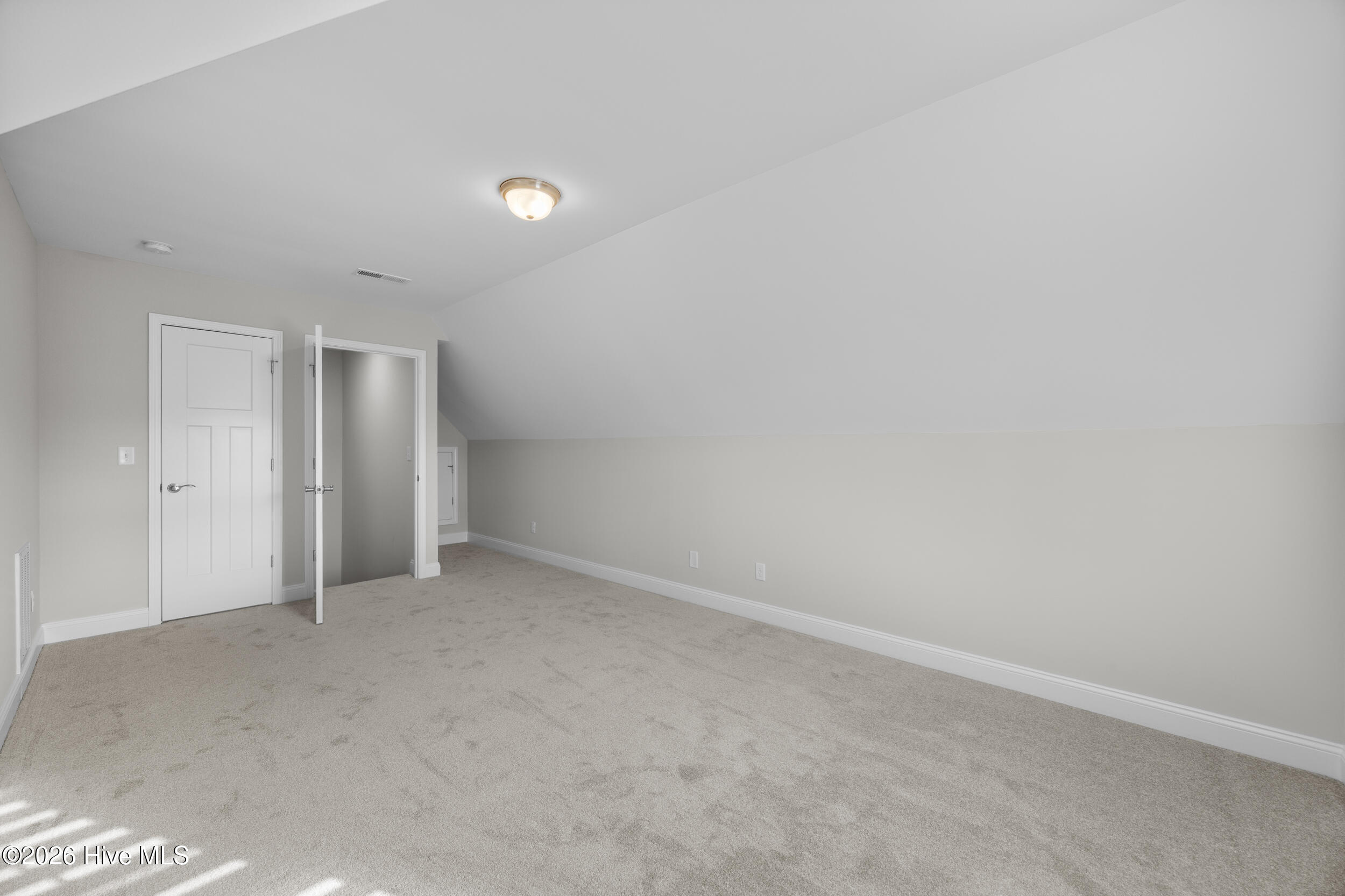 100559295 | Photo 34