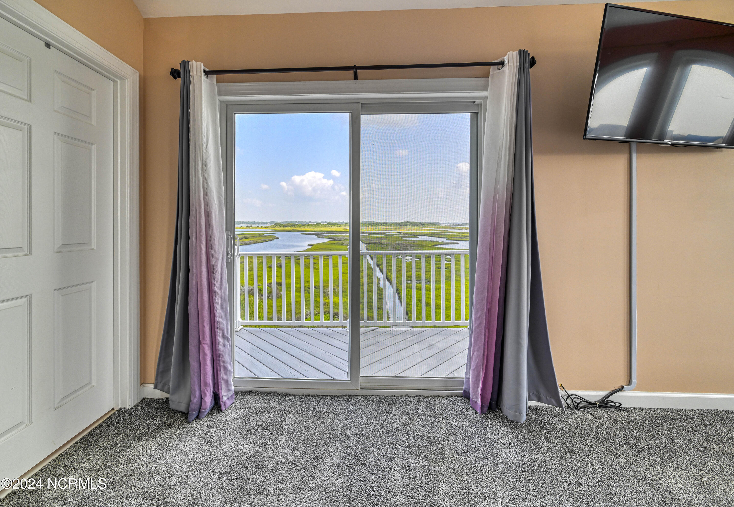 100533731 | Photo 32