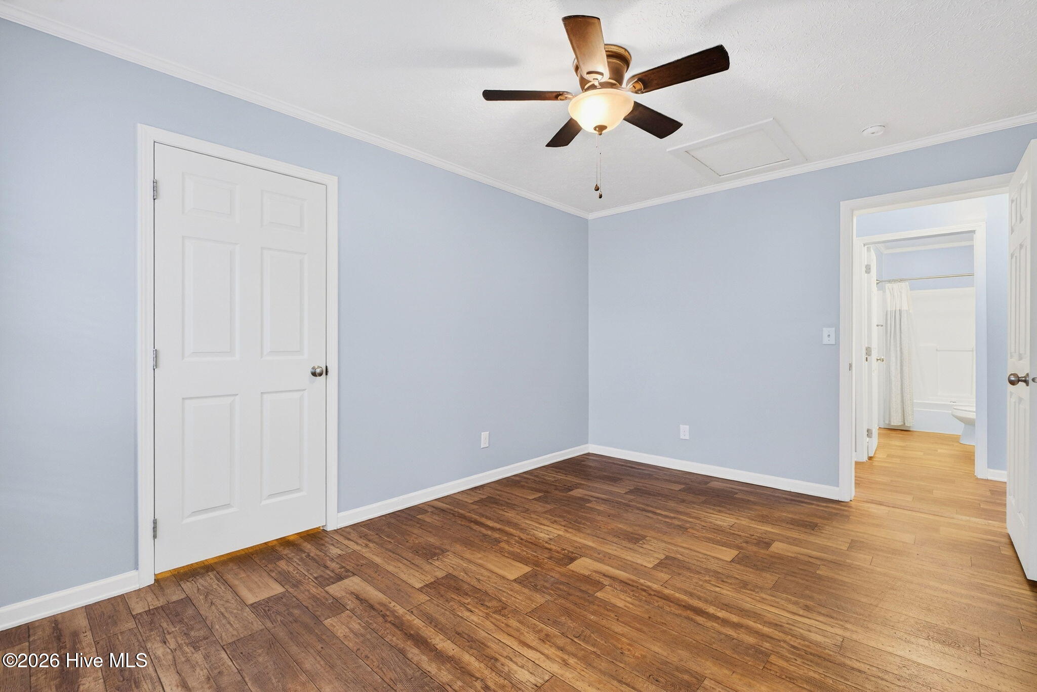 100557070 | Photo 30