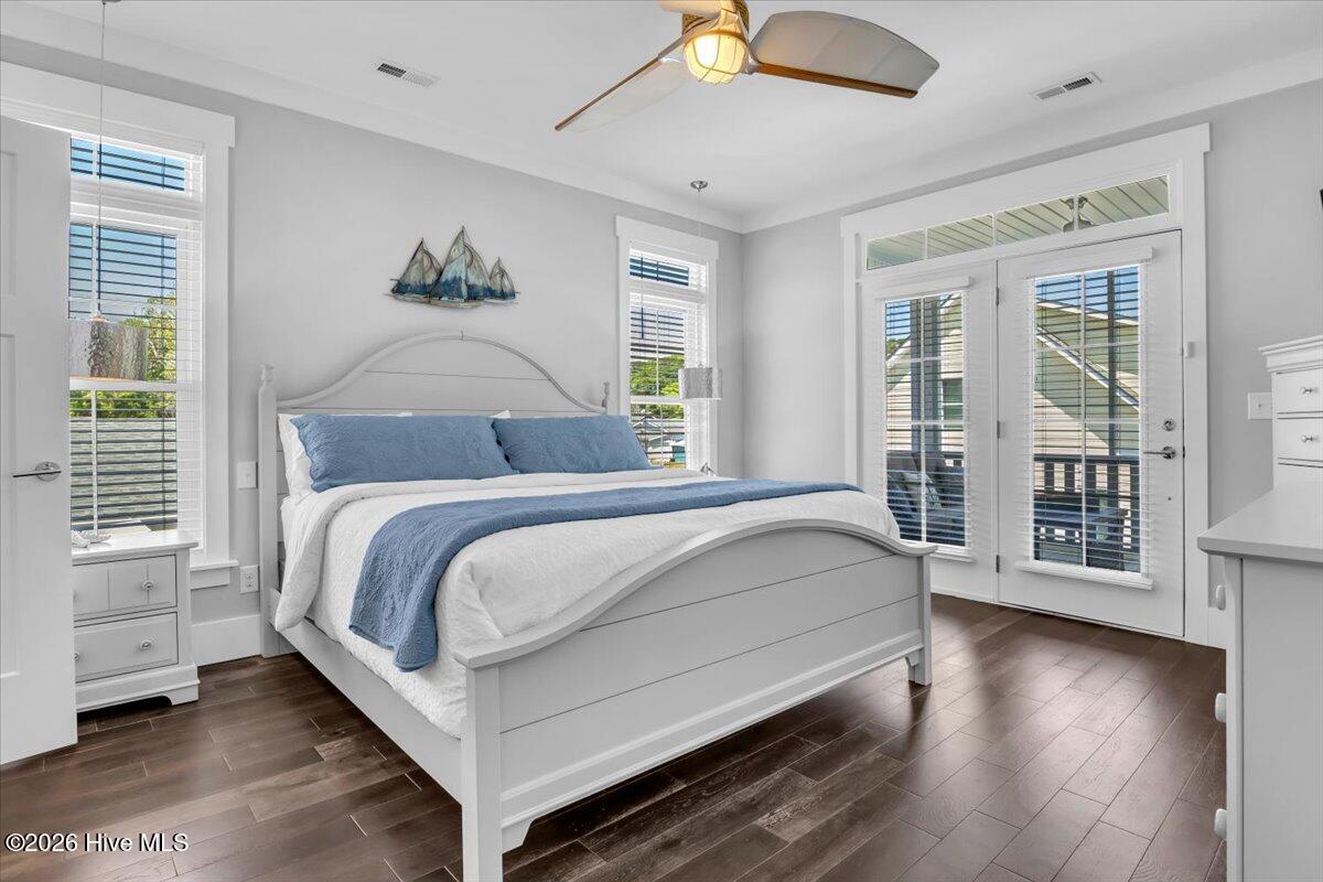 100569217 | Photo 26