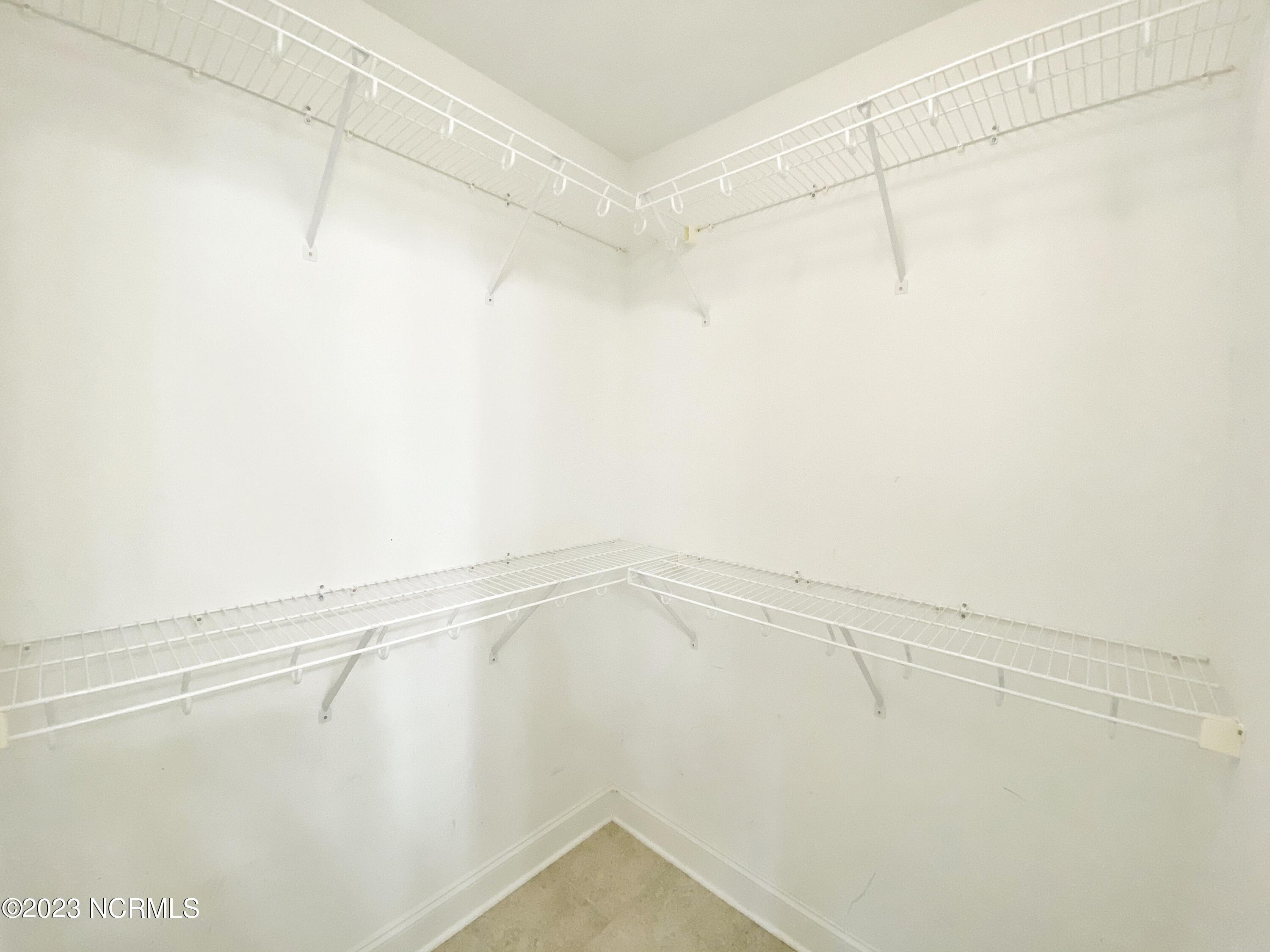 100549356 | Photo 12