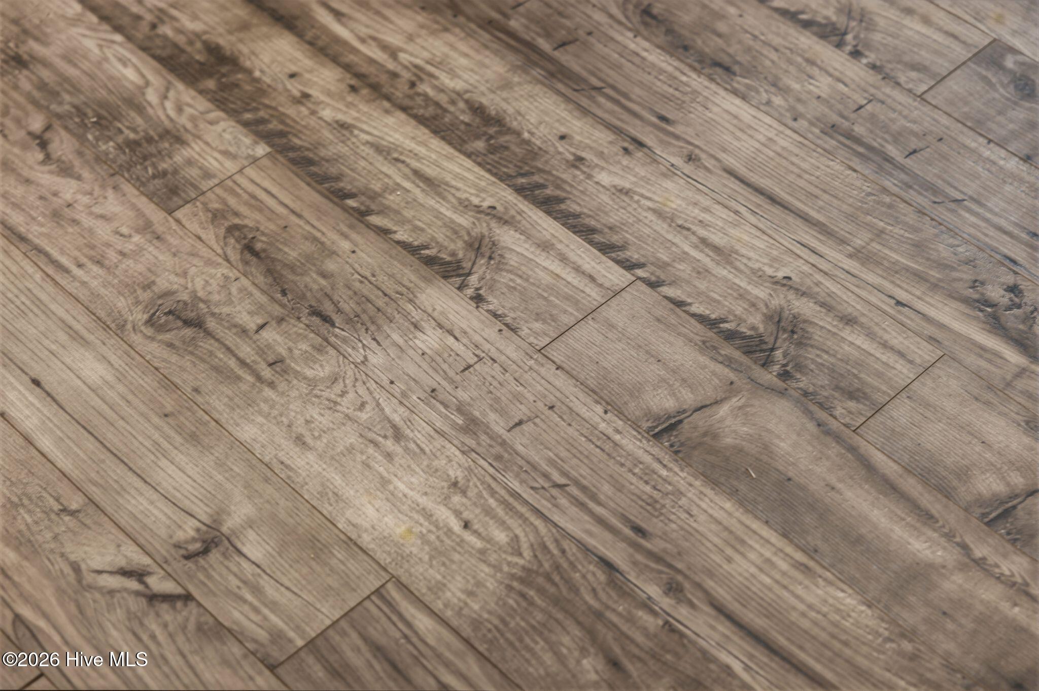 100563254 | Photo 38