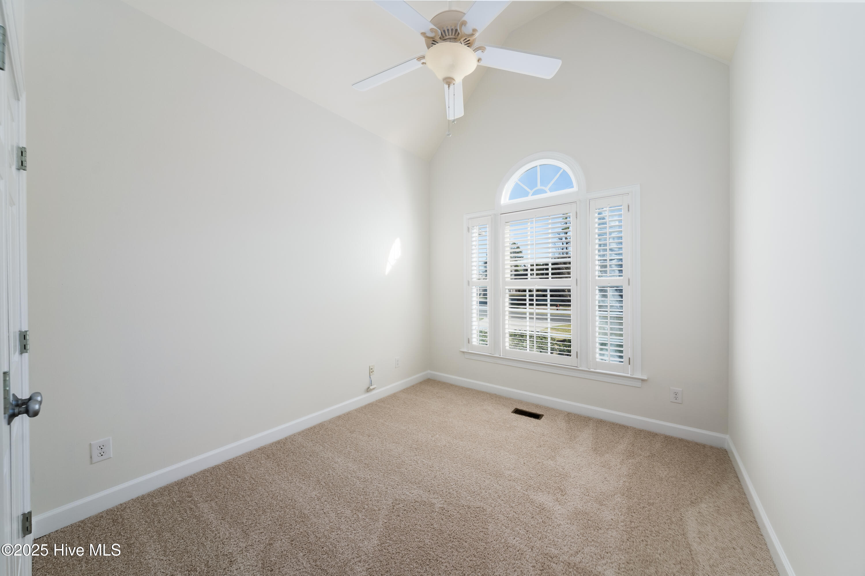 100497692 | Photo 29