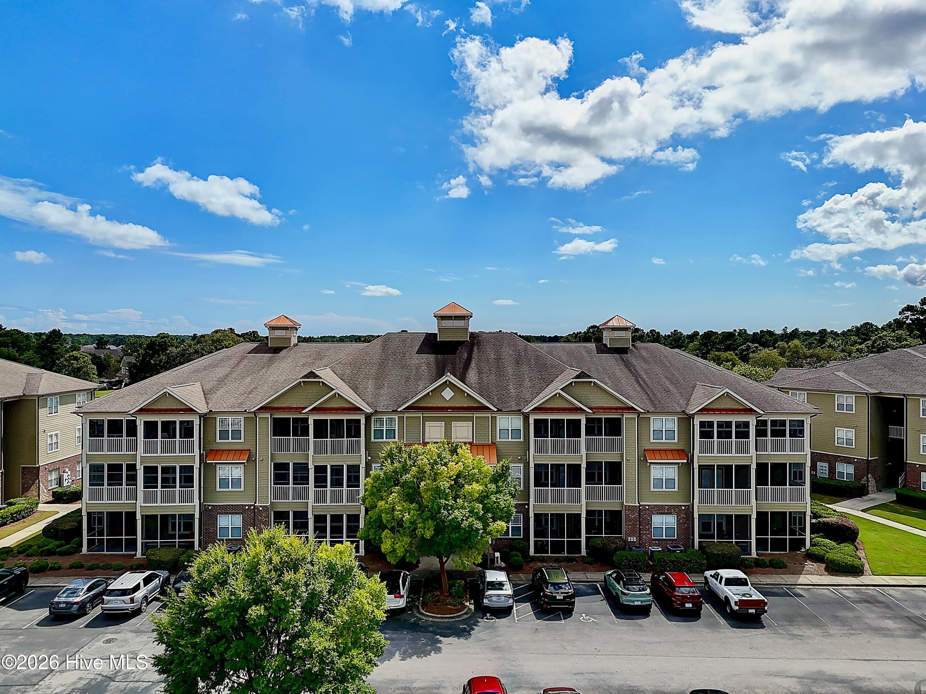 100569684 | Photo 36