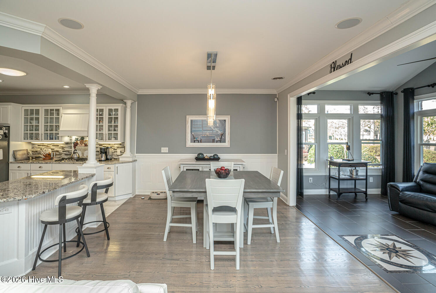 100561911 | Photo 21