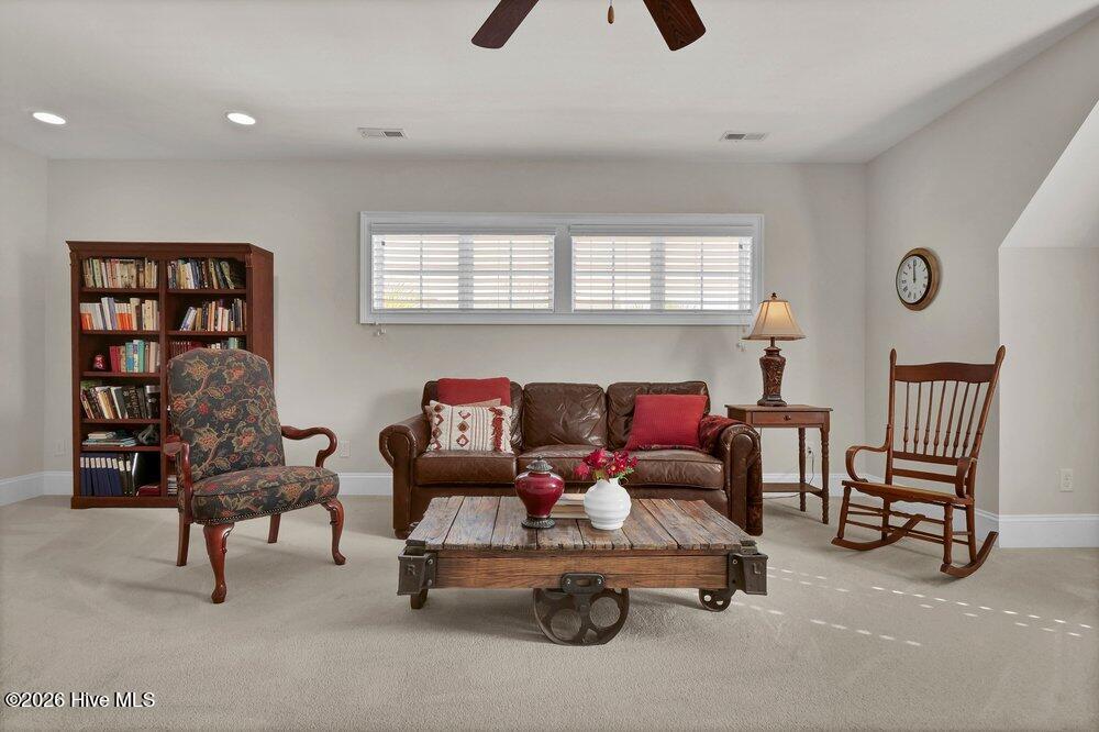 100550576 | Photo 42