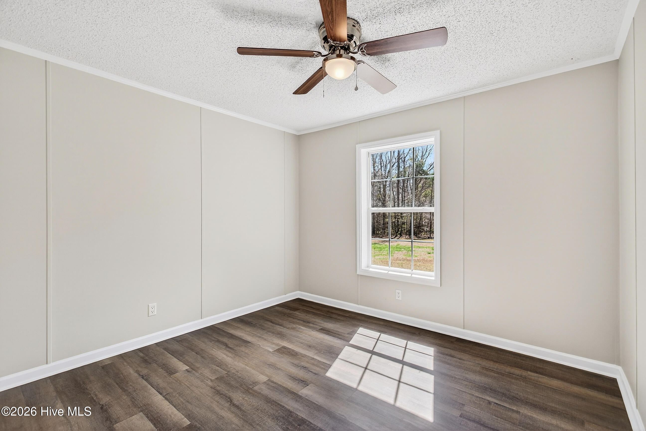 100560826 | Photo 20