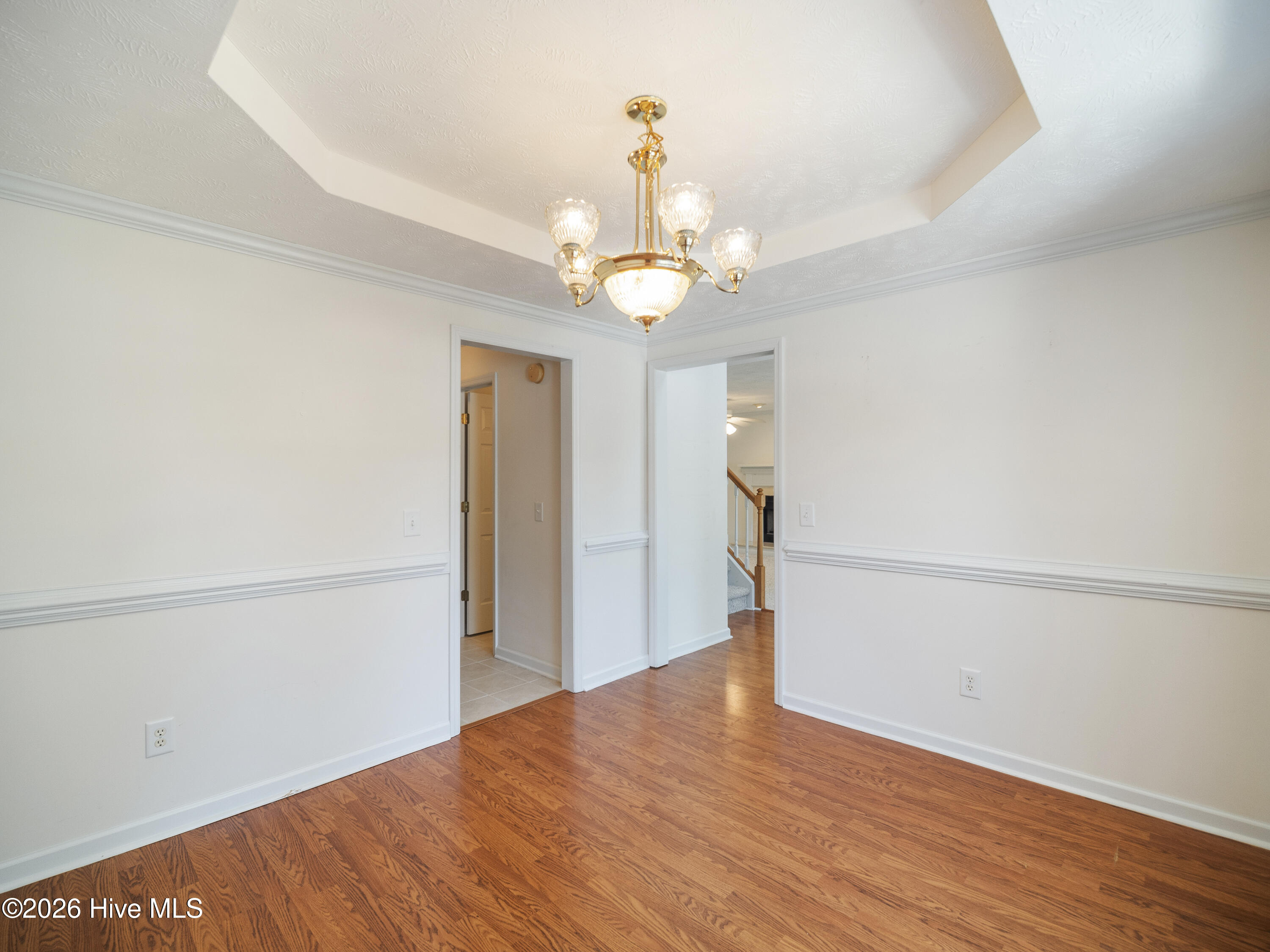 100570640 | Photo 28