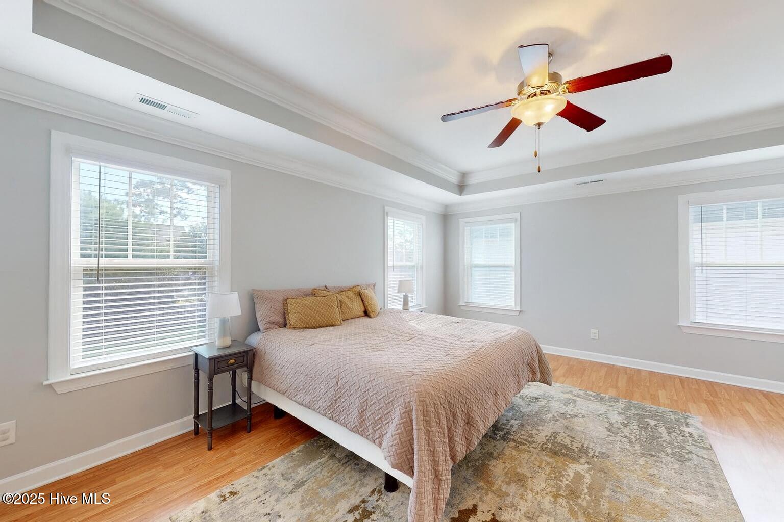 100526795 | Photo 32