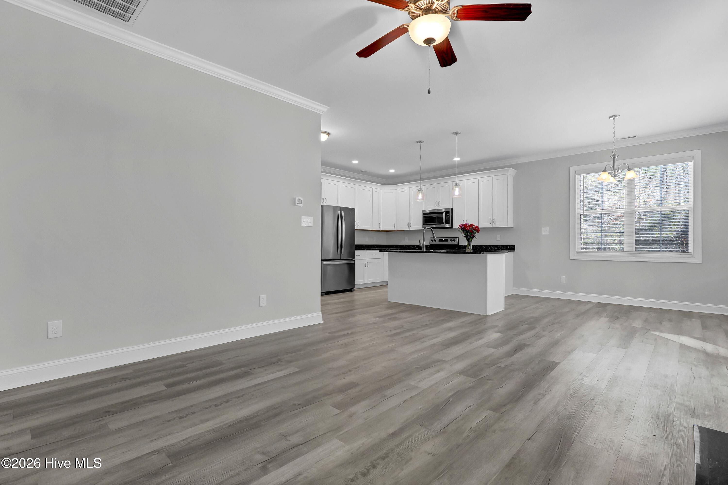 100538907 | Photo 13