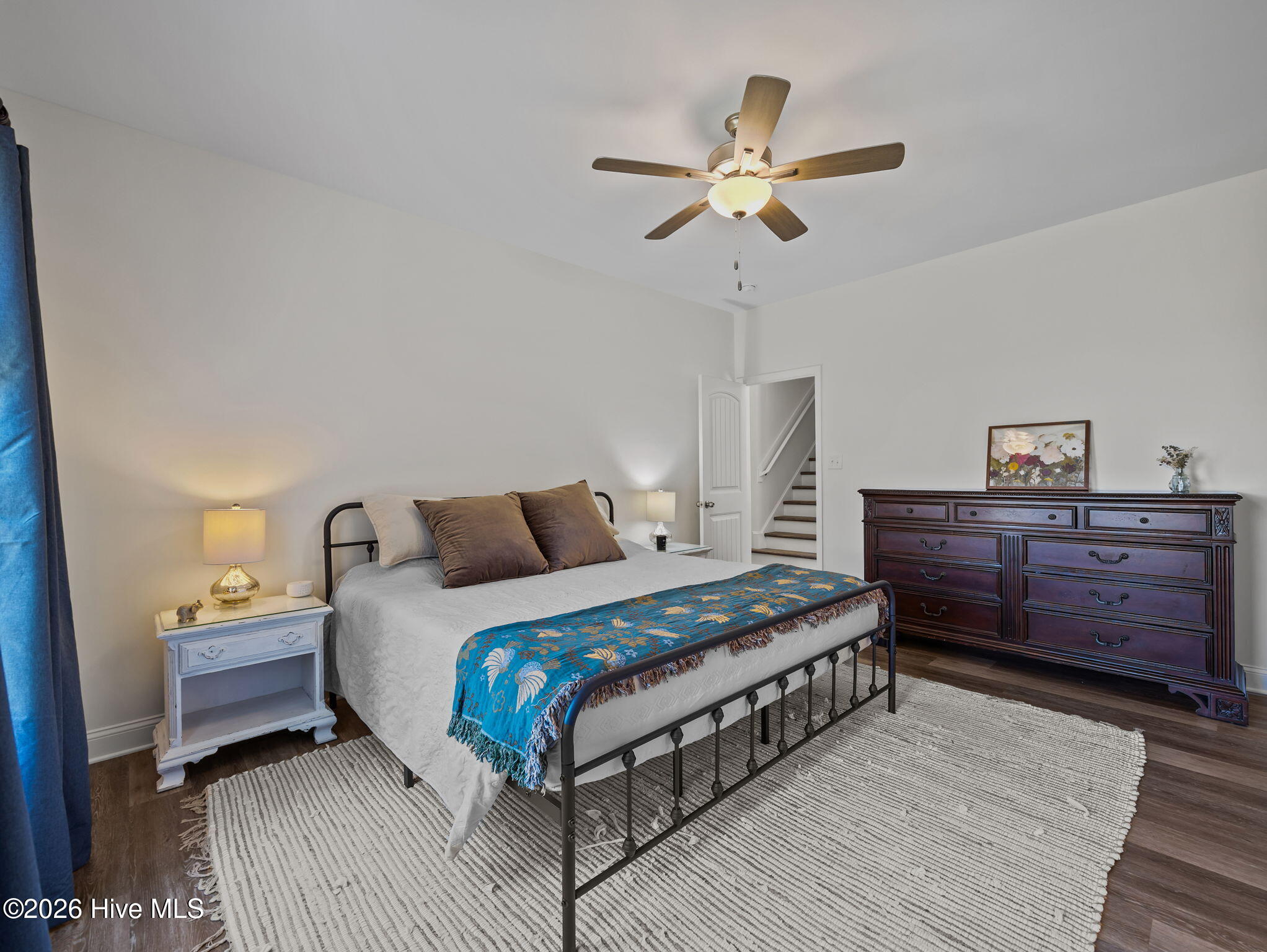 100569274 | Photo 18