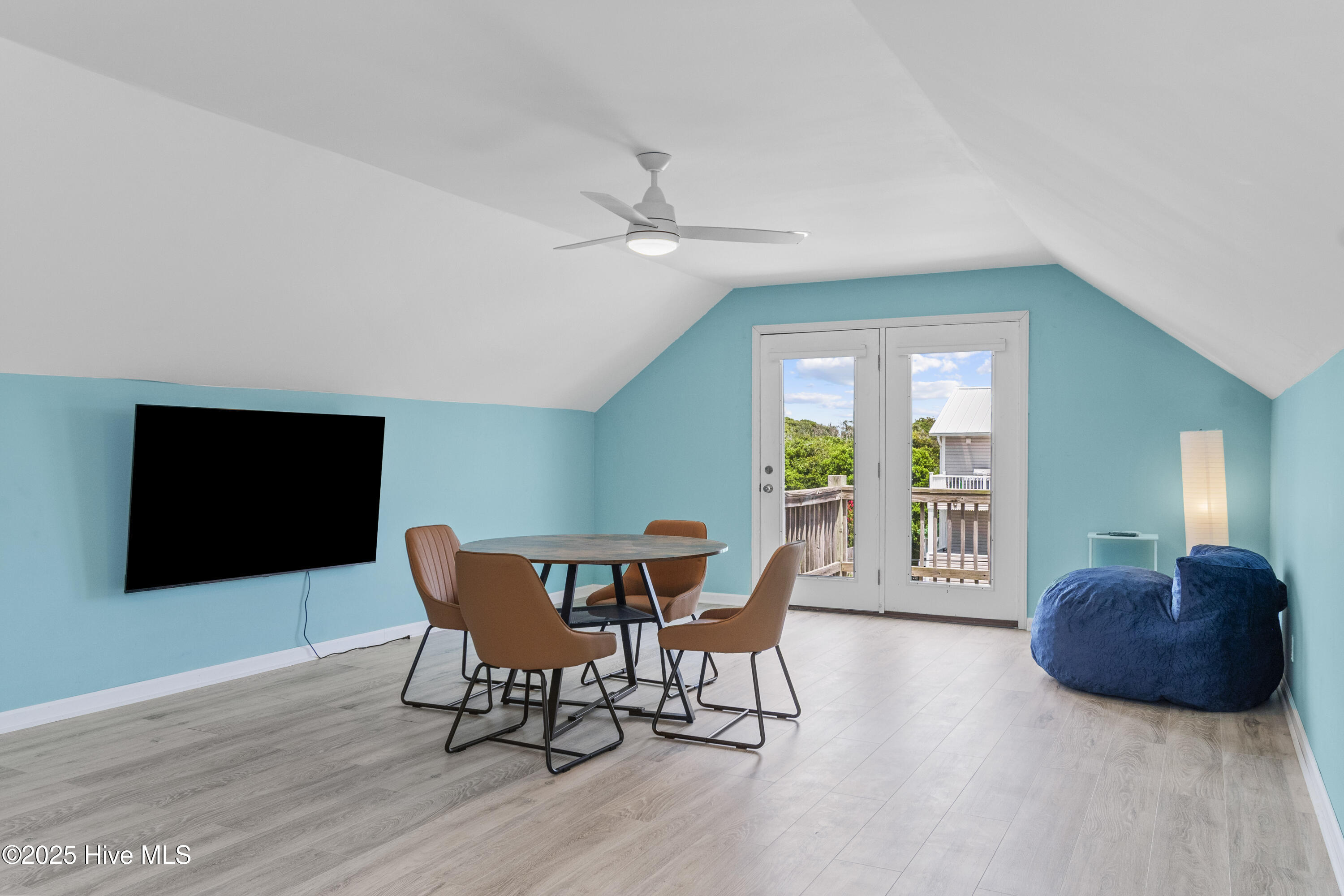 100520173 | Photo 42