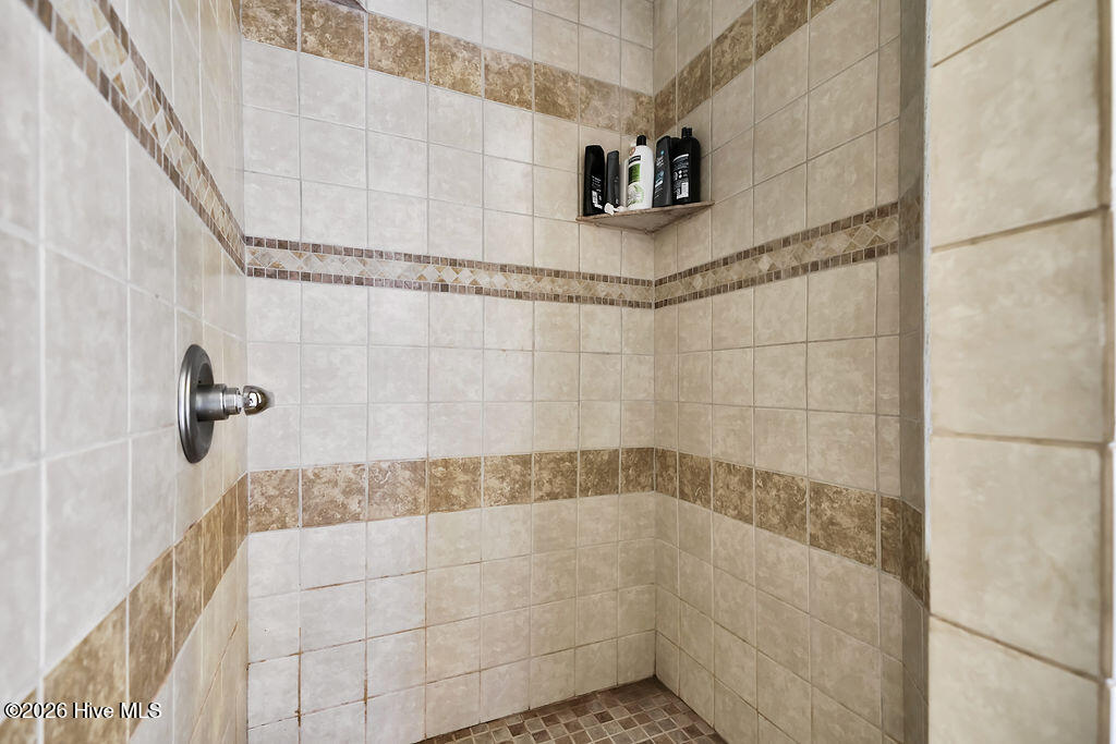 100559640 | Photo 13