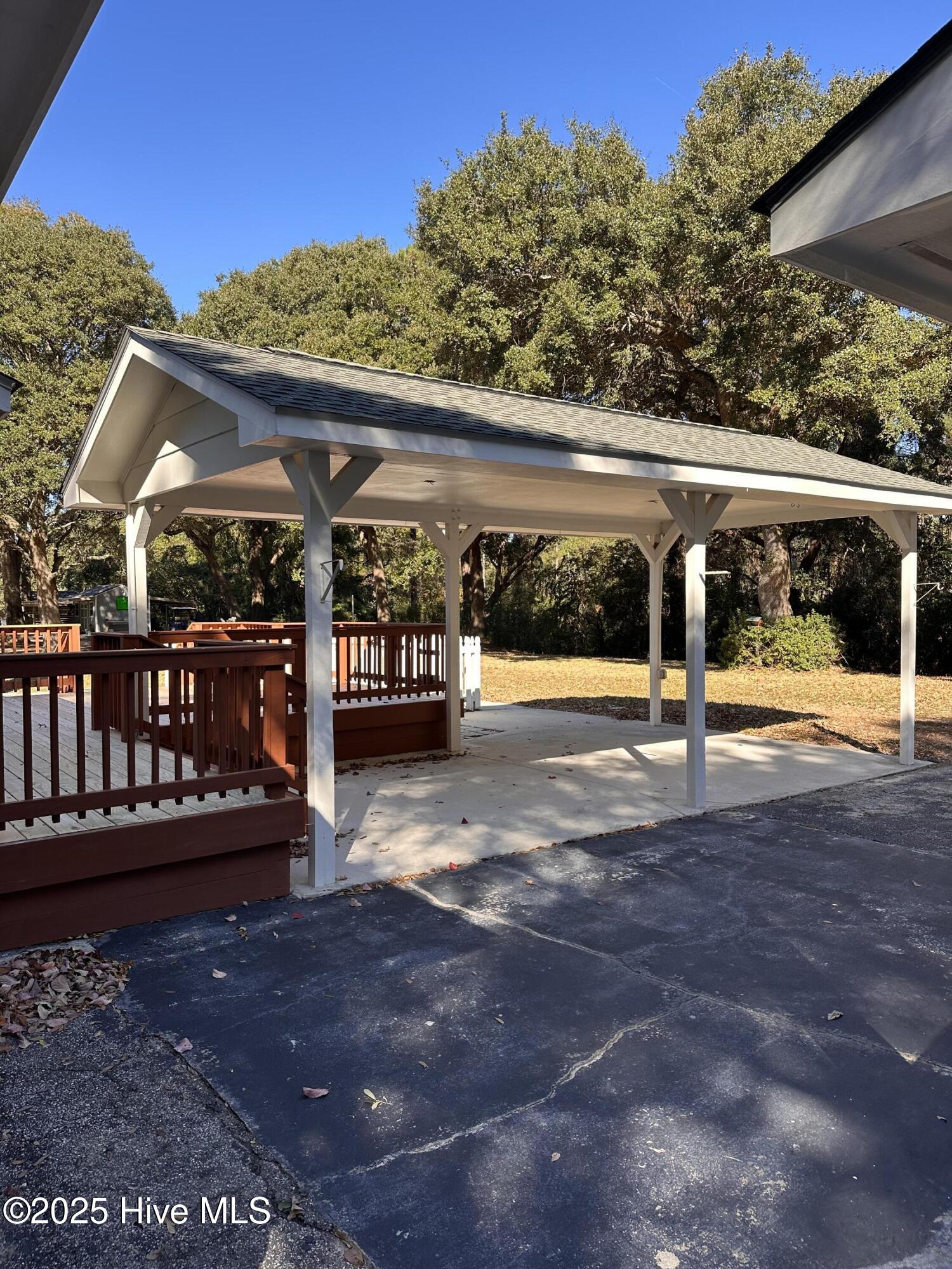 100541035 | Photo 33